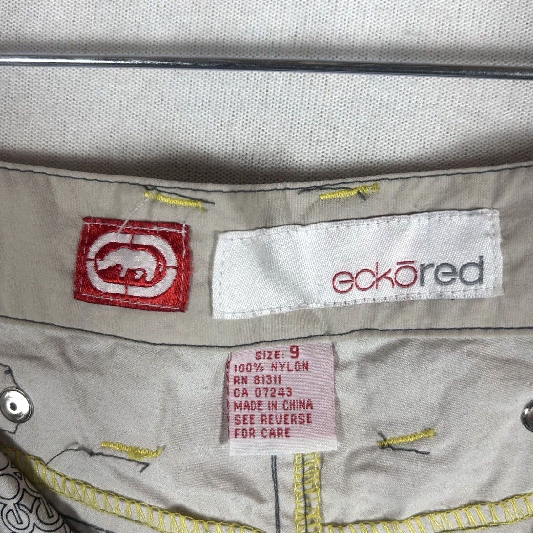 Vintage Ecko Red Ecko UNLTD Junior Womens Khaki Brown Utility Shorts Size 9 Casual Chino Size 30" / US 8 / IT 44 - 3 Thumbnail