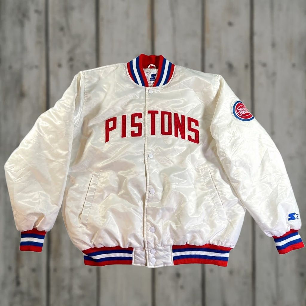 Starter VINTAGE Starter Detroit Pistons Jacket Mens 2XL White Satin Varsity Slim Fit Snap Embroidered Logo Quilted Pockets Basketball 90s Hip Hop Streetwear" Size US XXL / EU 58 / 5 - 1 Thumbnail
