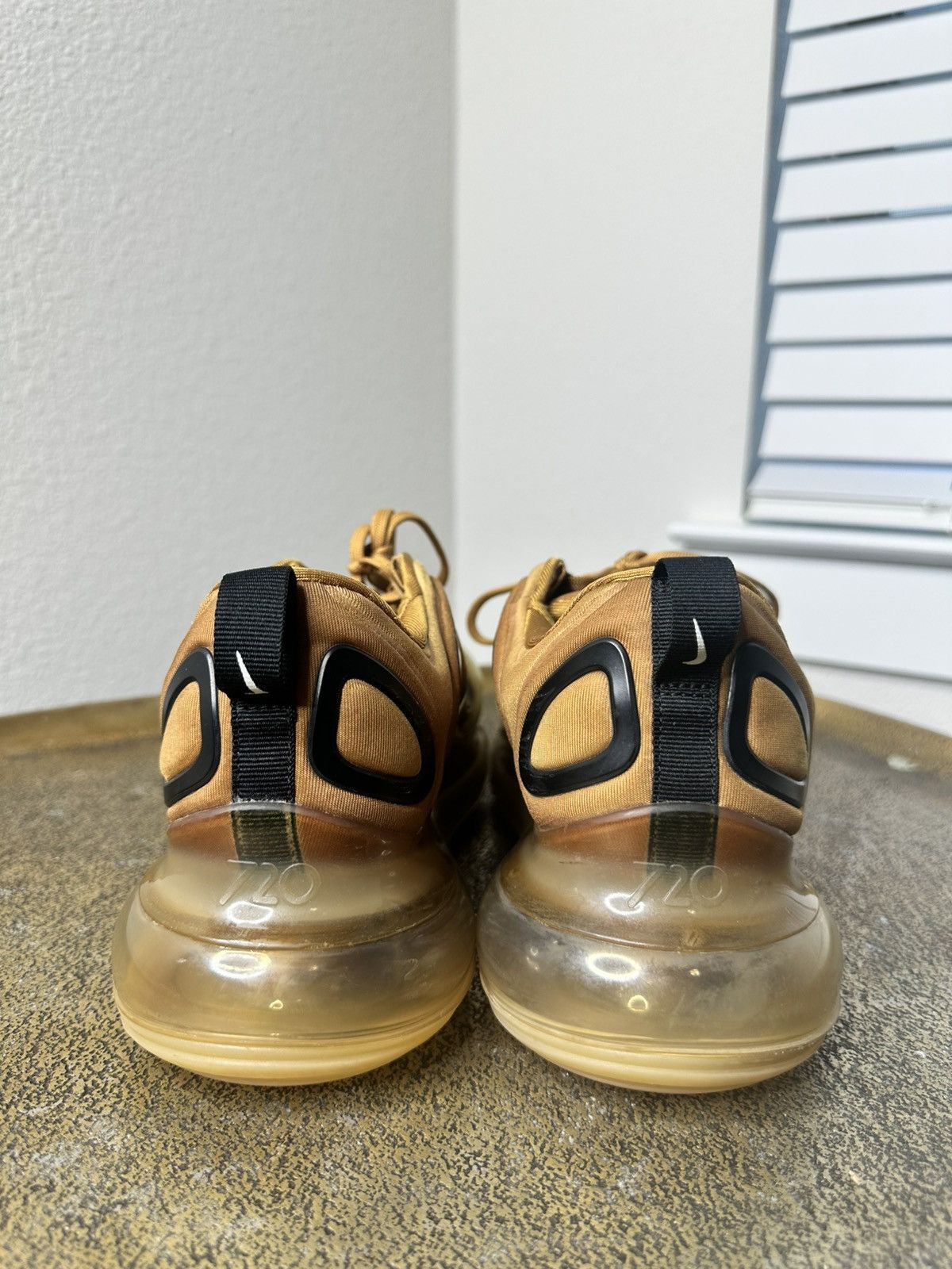 Nike Nike Air Max 720 Size US 9 / EU 42 - 8 Thumbnail