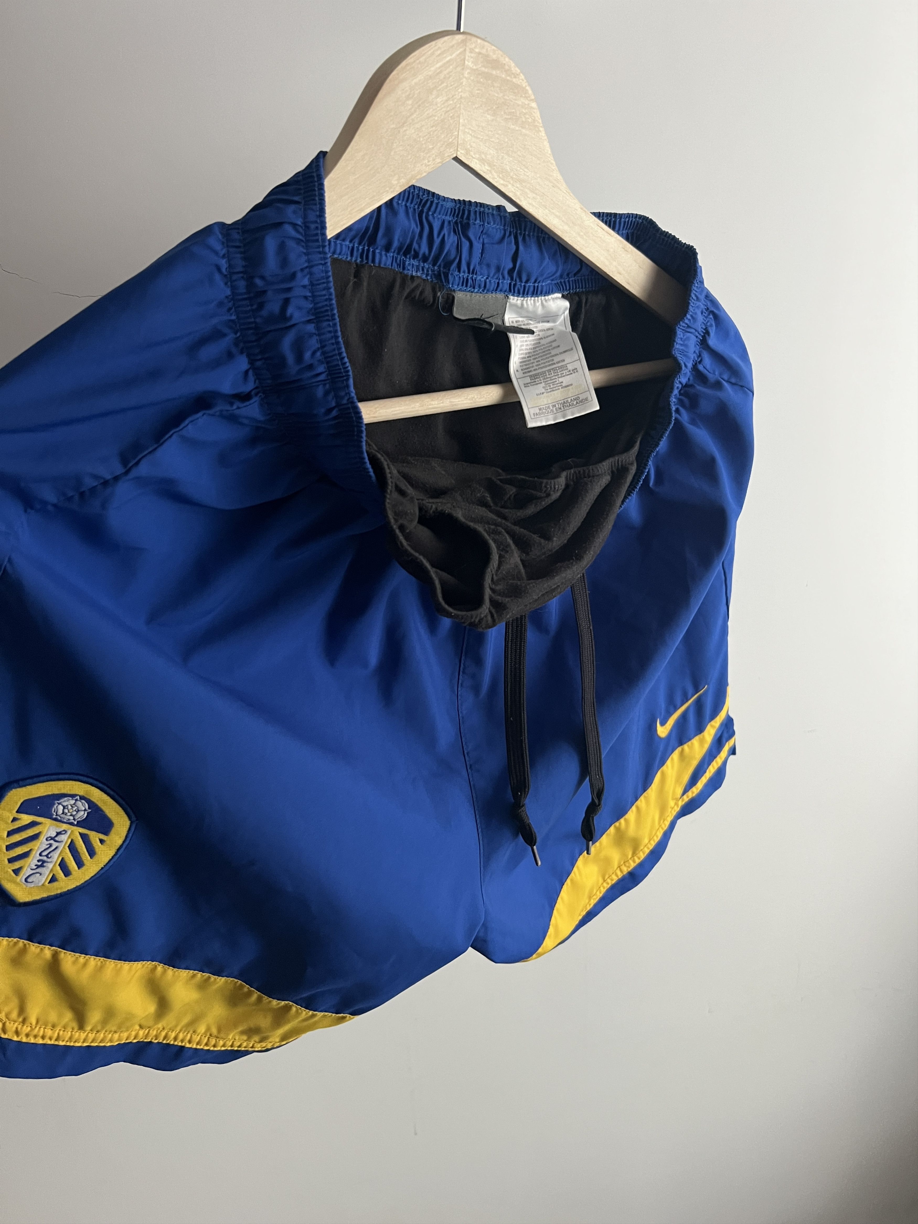 Nike × Vintage Soccer Shorts Nike Vintage Leeds United 2001/2002 Football Size US 30 / EU 46 - 7 Thumbnail