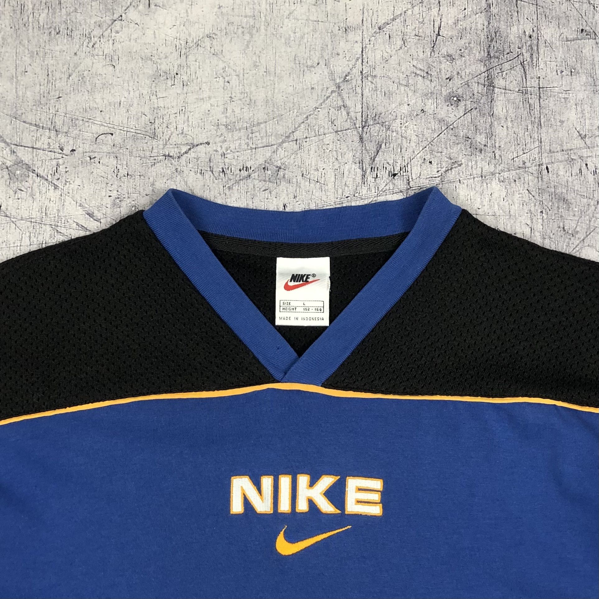 Nike Y2K Nike Swoosh Logo Mesh Jersey Tee Size US S / EU 44-46 / 1 - 6 Thumbnail
