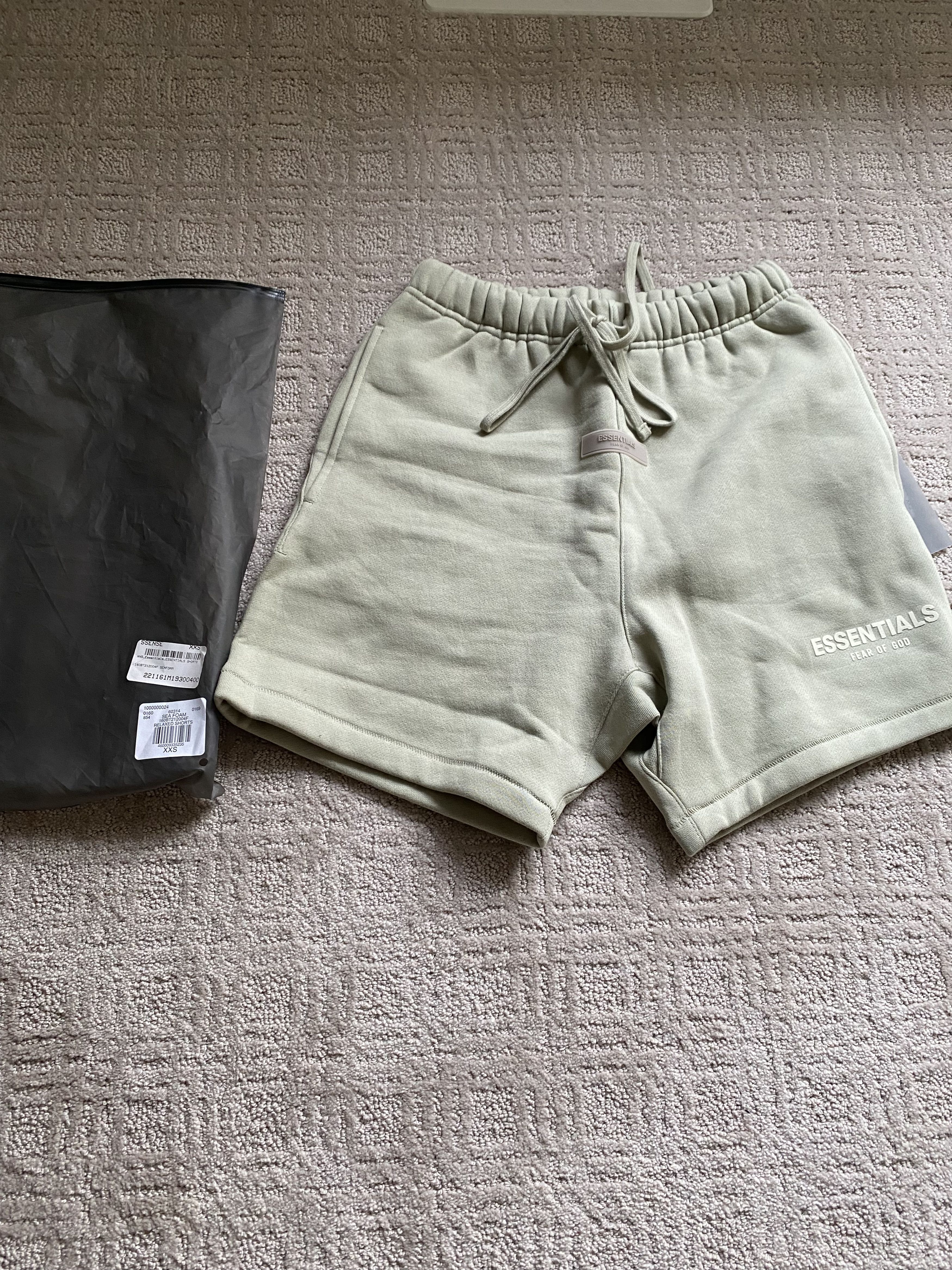 Essentials Shorts Size US 28 / EU 44 - 1 Thumbnail