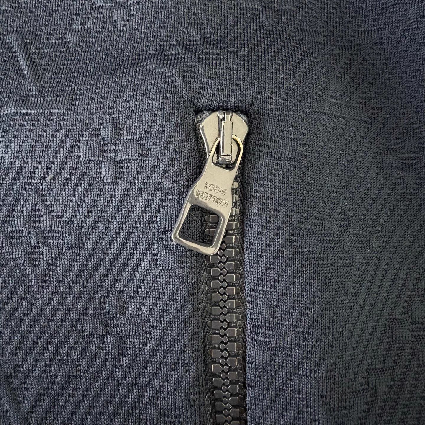 Louis Vuitton LV standcollar embossed zip blue solid long jacket S Size US S / EU 44-46 / 1 - 6 Thumbnail