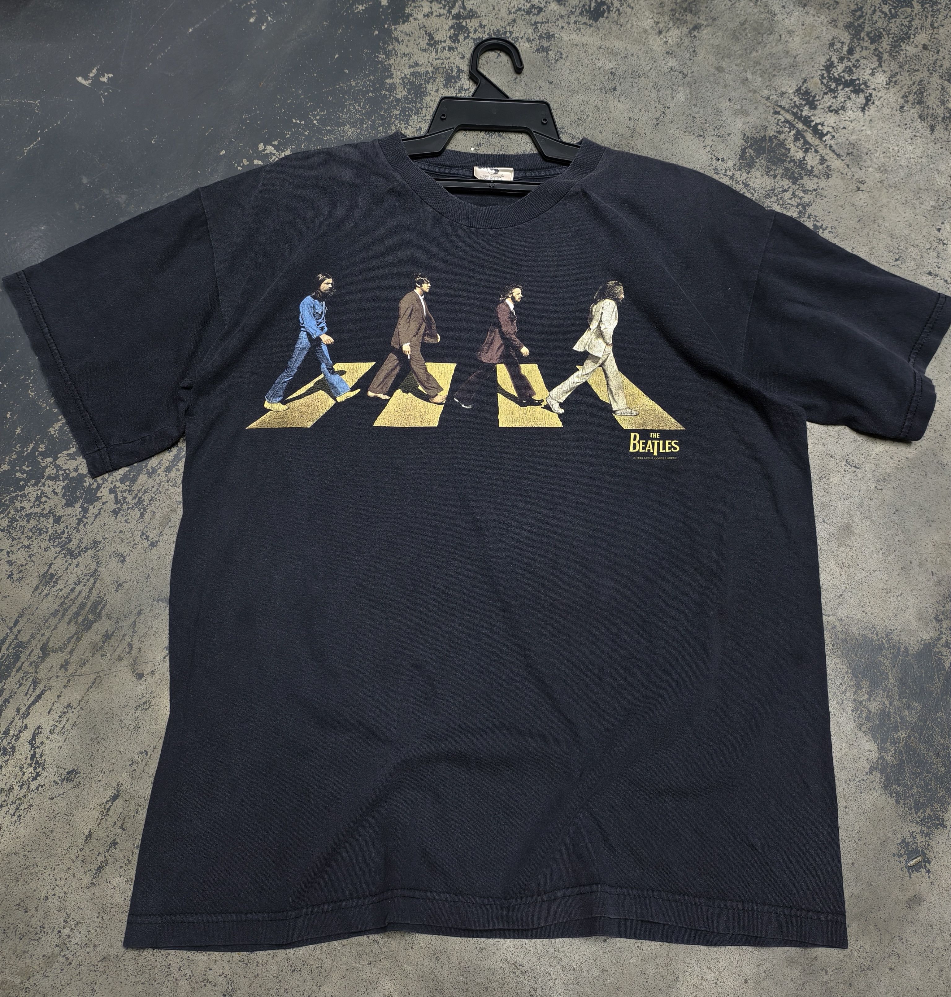 Band Tees Vtg 1999 The Beatles tag cronies Size US L / EU 52-54 / 3 - 1 Thumbnail