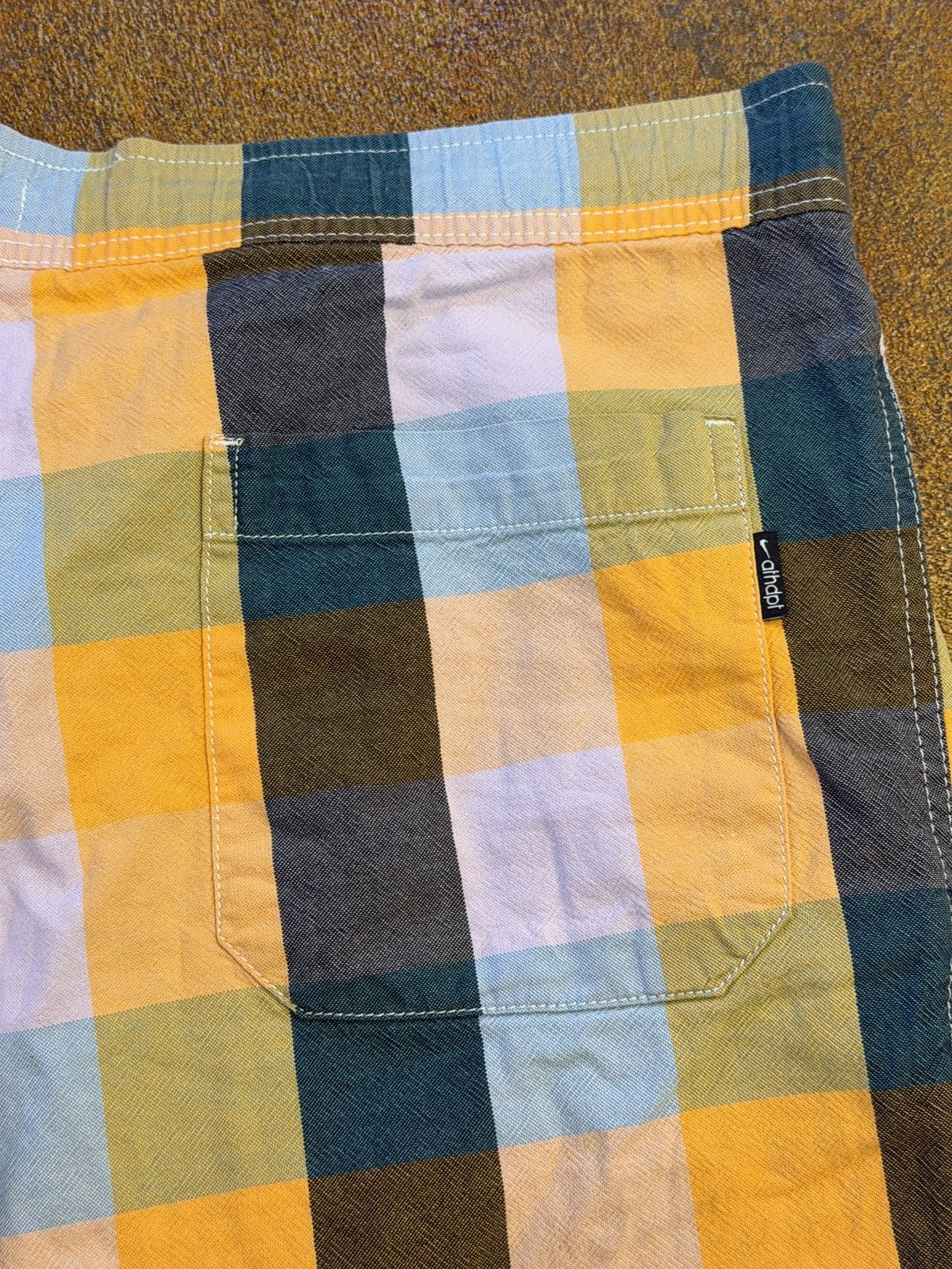 Nike Nike Miniswoosh Plaid Shorts Pants Size US 36 / EU 52 - 6 Thumbnail