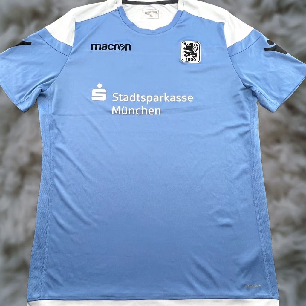 Macron TSV 1860 München 2018 2019 Training Mens Football Jersey XL Macron Soccer Shirt Jersey Short Sleeve Blue Polyester Size US XL / EU 56 / 4 - 1 Thumbnail