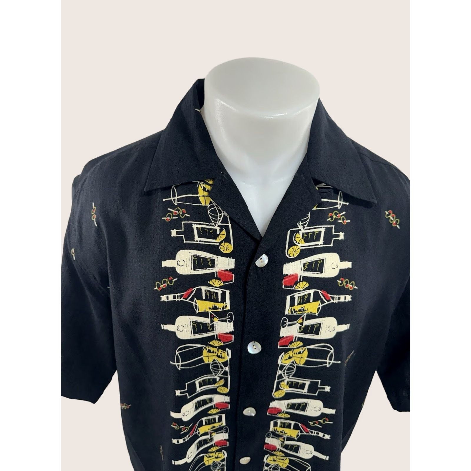 ALOHAS DaVinci California L Shirt Short Sleeve Button-Up Embroidered Black Vintage Aloha 90s B Mens Size US L / EU 52-54 / 3 - 1 Thumbnail