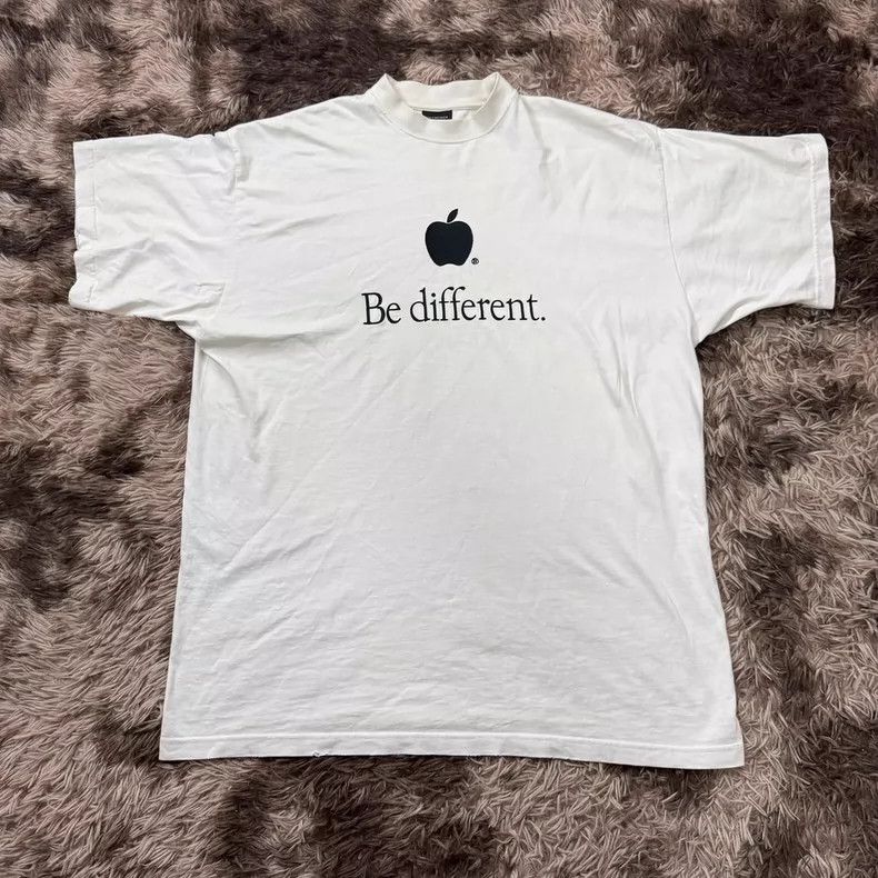 Balenciaga Balenciaga Apple Embroidery Logo Short-Sleeve T-shirt Size US M / EU 48-50 / 2 - 1 Thumbnail