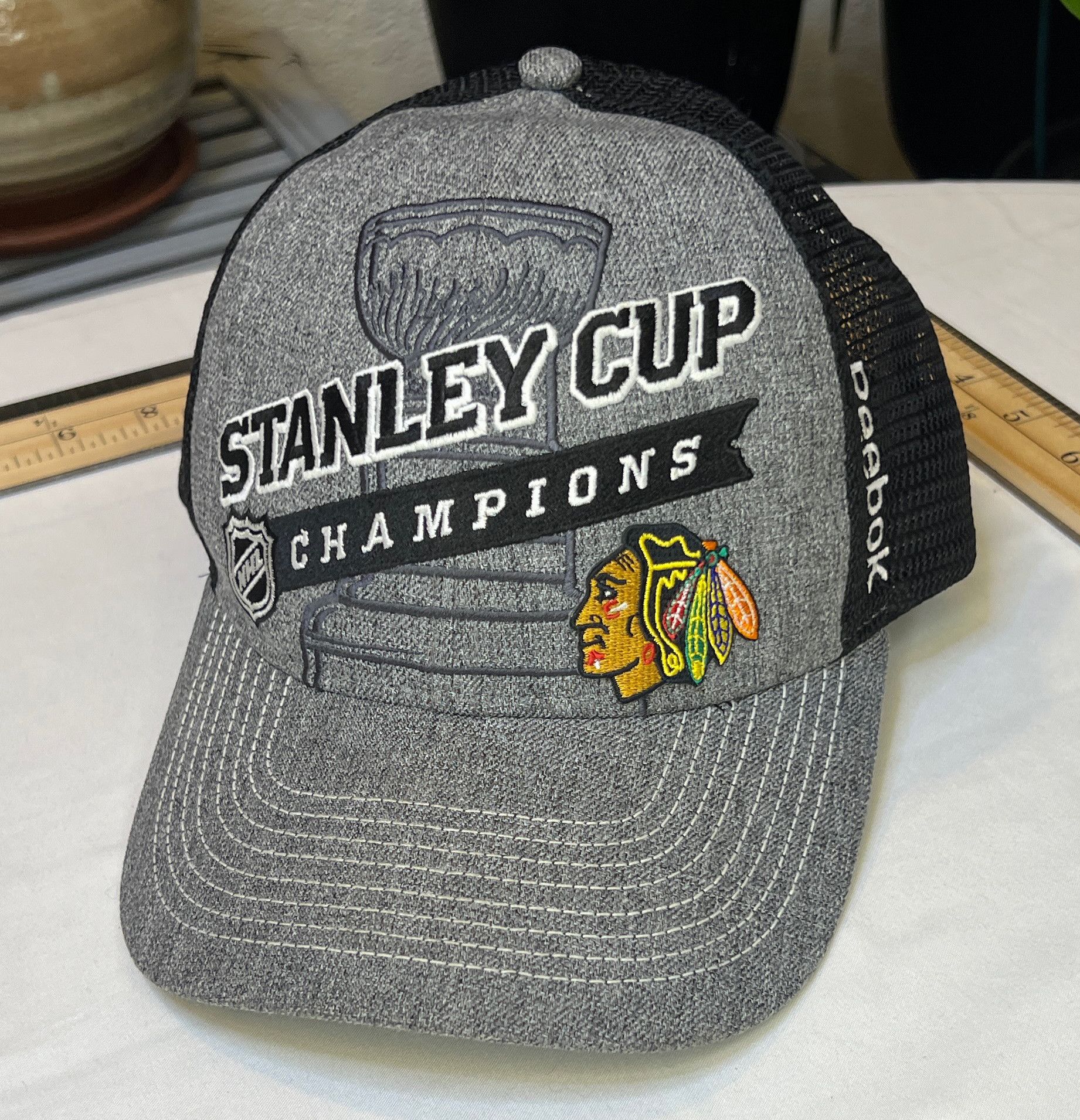 Reebok Chicago Blackhawks Stanley Cup Champions 2013 Hat Size ONE SIZE - 1 Thumbnail