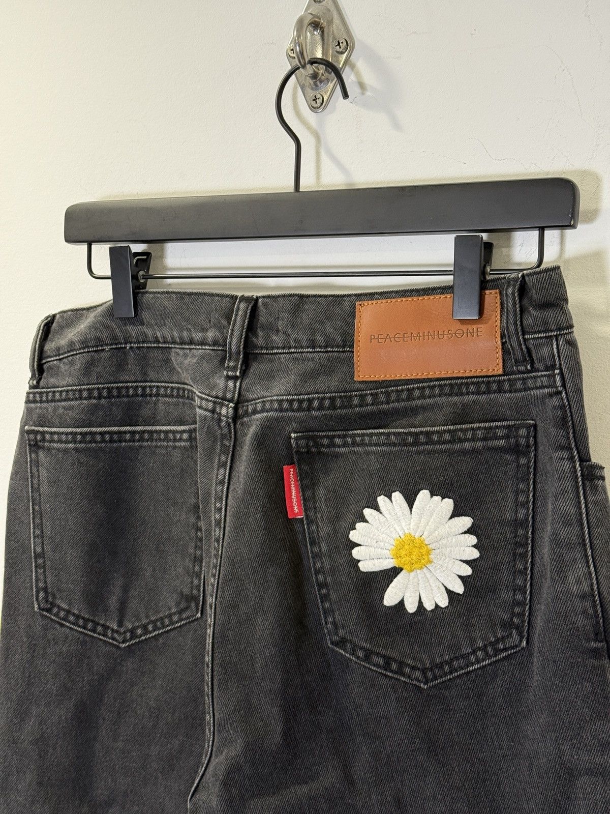 peaceminusone PEACEMINUSONE Daisy Embroidered Black Flared Denim Jeans Size US 30 / EU 46 - 3 Thumbnail