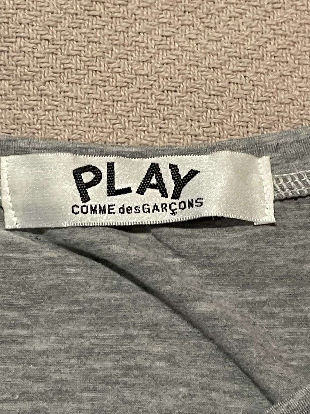 Comme des Garcons Comme Des Garçons Play TShirt (Grey) Size US XL / EU 56 / 4 - 2 Thumbnail