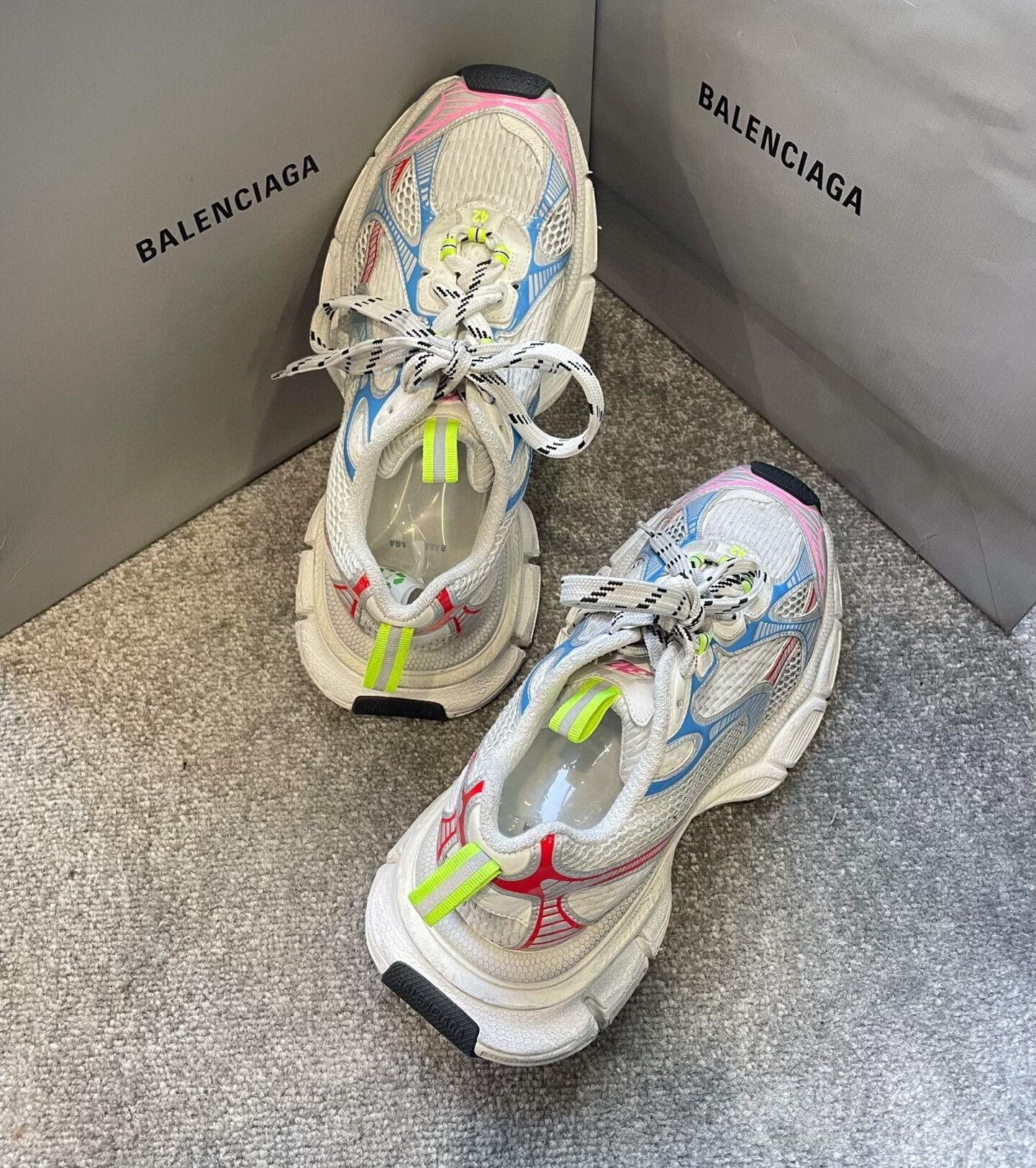Balenciaga balenciaga colorful chunky dad sneakers size 42 Size US 9 / EU 42 - 4 Thumbnail