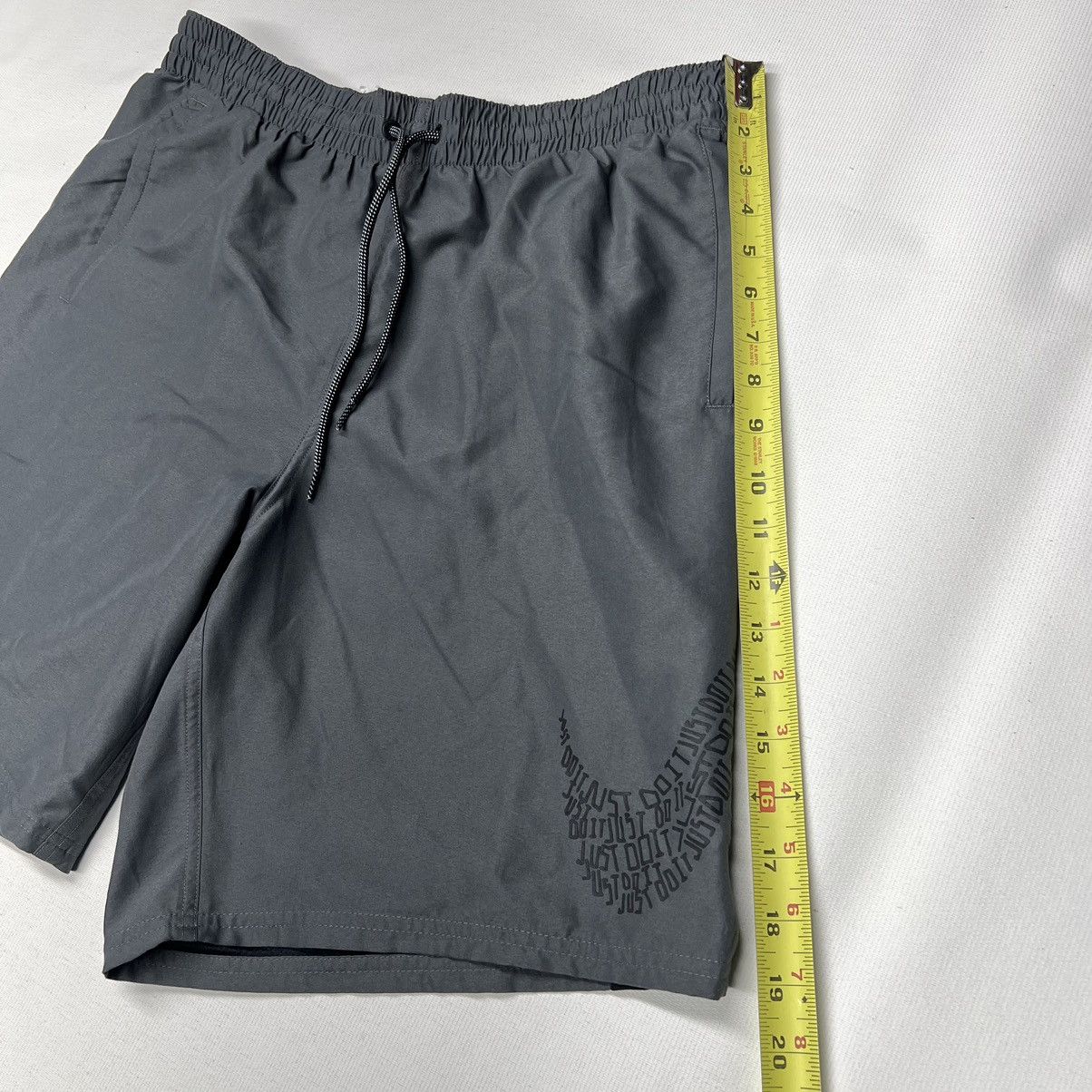 Nike Nike Shorts Gray Athletic Running Active Swoosh Logo Size US 34 / EU 50 - 15 Thumbnail
