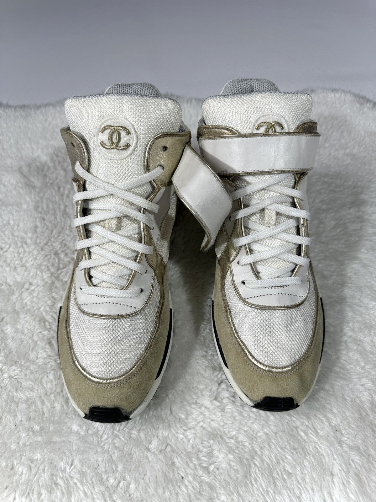 Chanel Chanel CC High Top Sneakers White Gold Authentic 39 Size US 8 / IT 38 - 7 Thumbnail