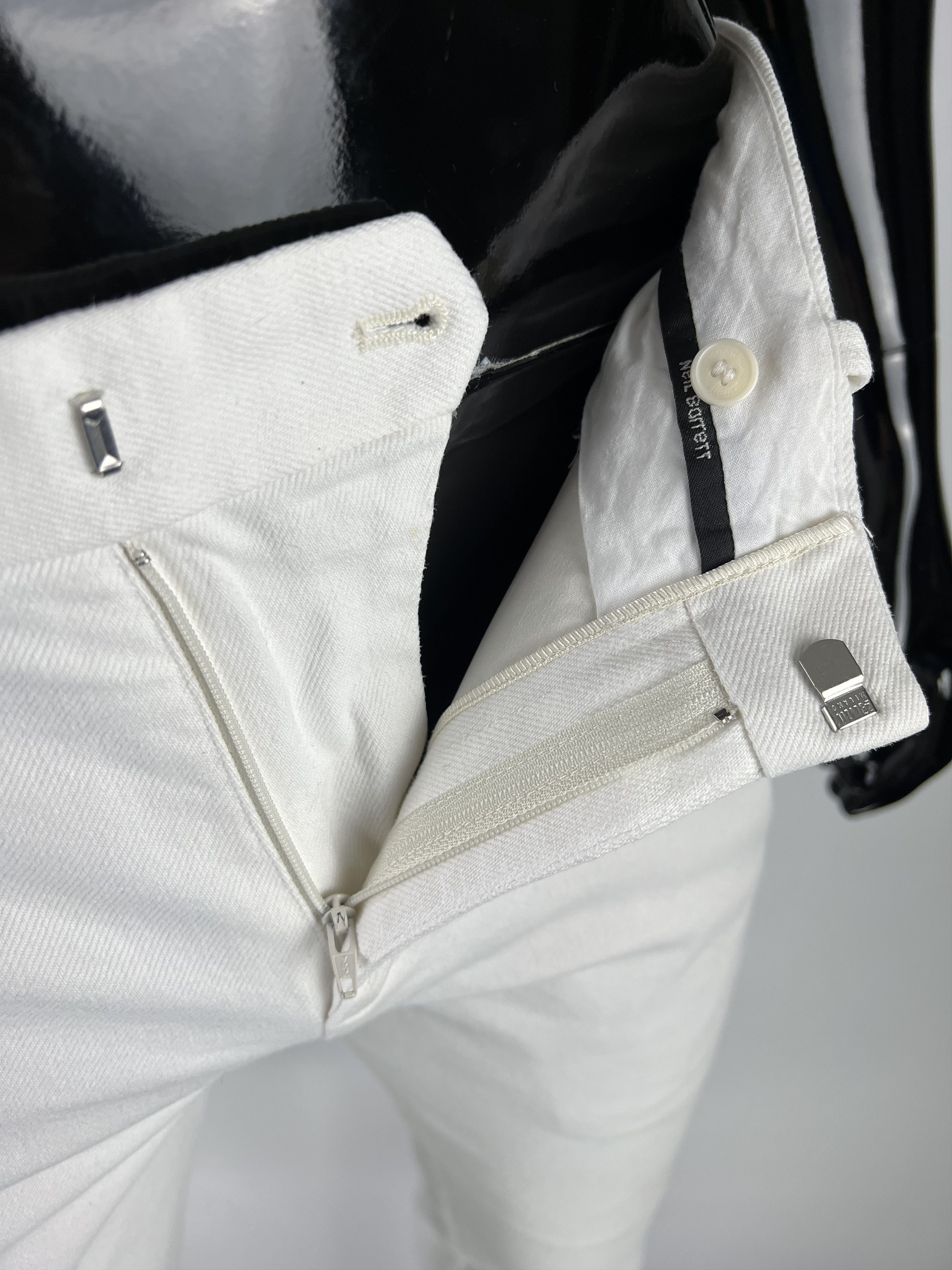Neil Barrett Neil Barrett Men's White Skinny Fit Cropped Pants Size 50 Size US 32 / EU 48 - 7 Thumbnail