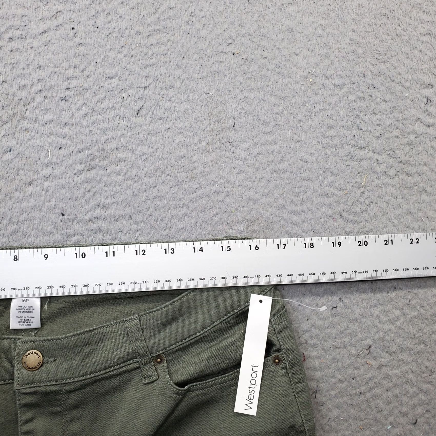 Vintage Westport Skinny Jeans Womens Petite 16P Green Denim Signature Fit Ankle Button Jeans Size 38" / US 16 / IT 52 - 6 Thumbnail