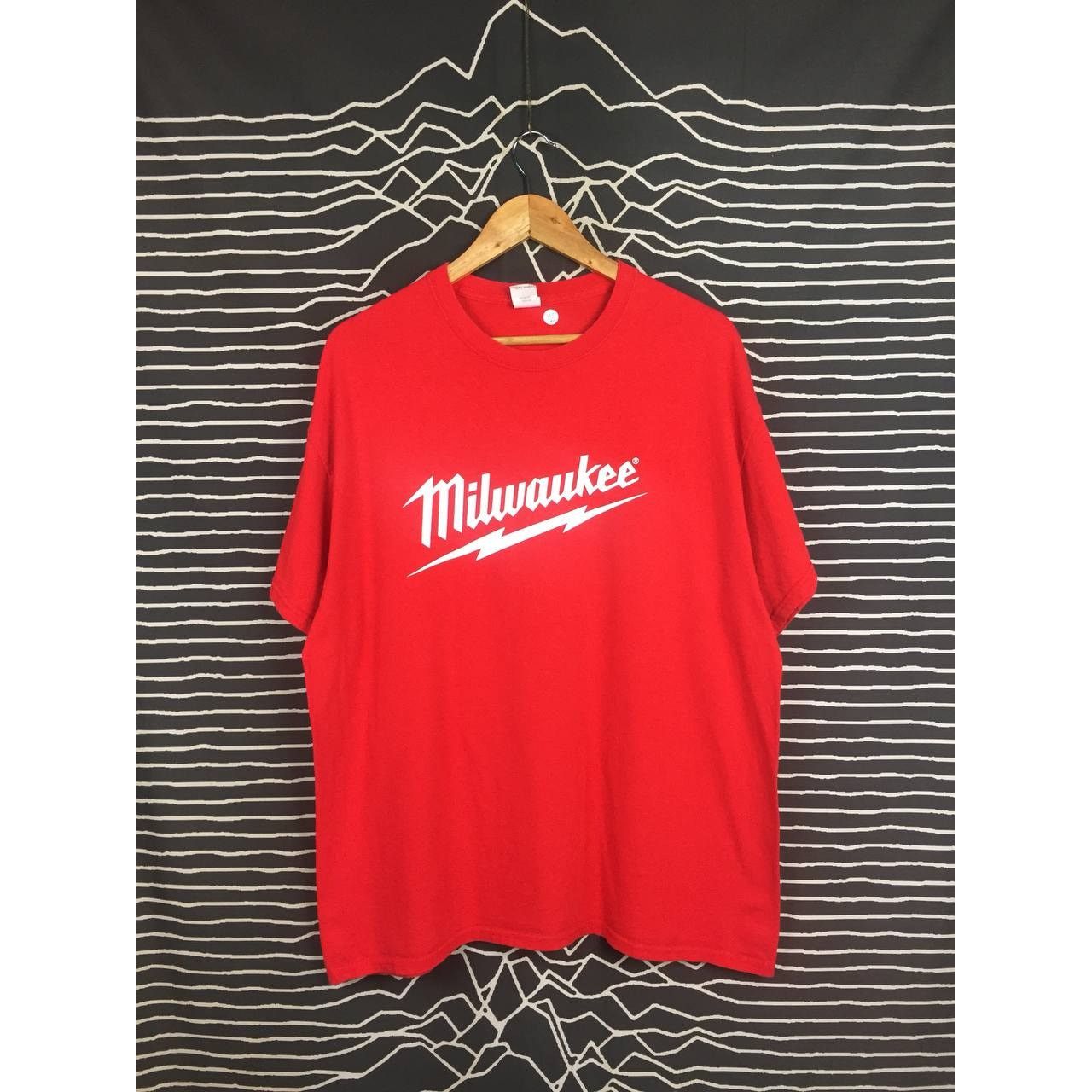 Gildan Milwaukee Electric Tool Corporation Big Logo Tee Size US XL / EU 56 / 4 - 2 Thumbnail