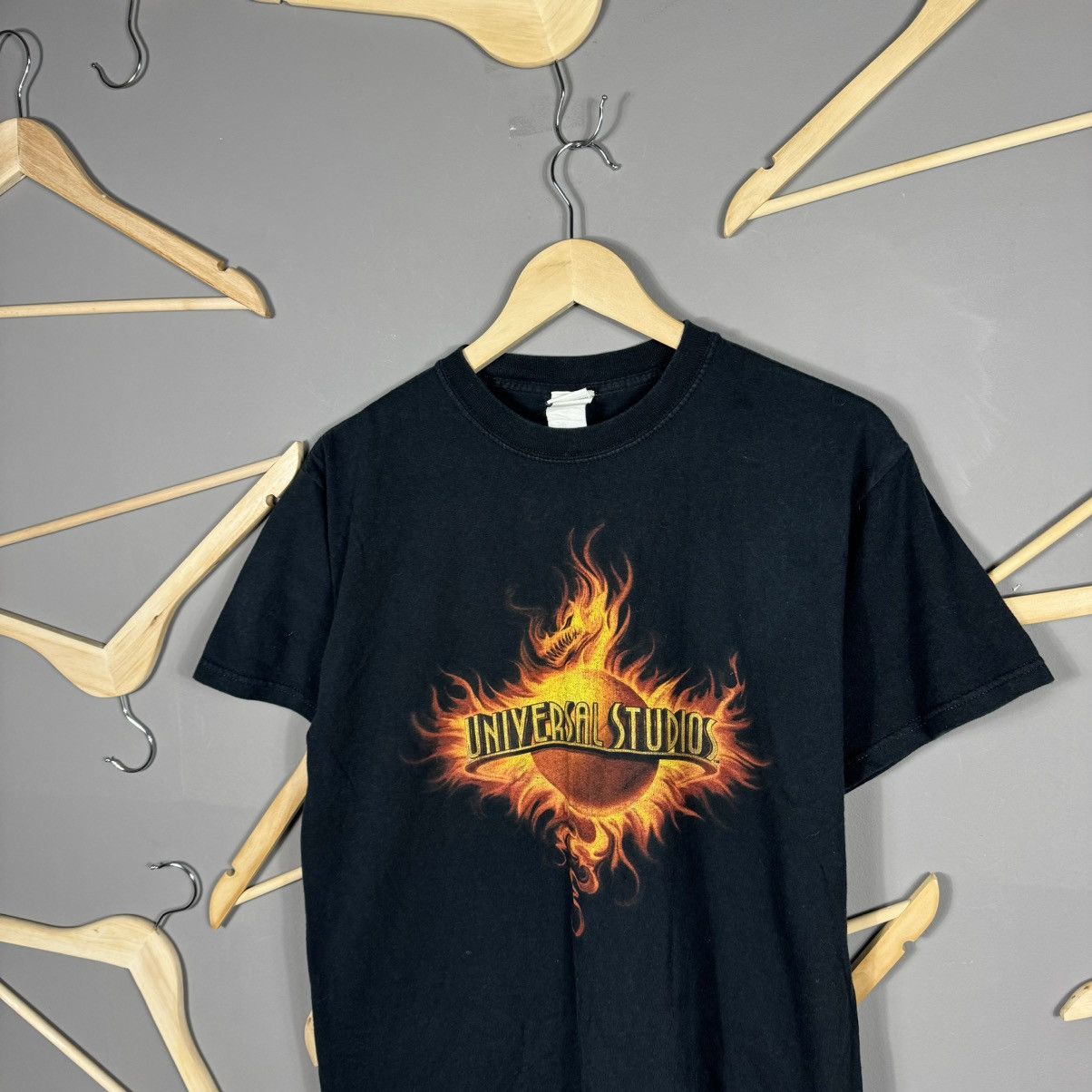 Vintage Vintage 90s Universal Studios Orlando Flame T-shirt Size US M / EU 48-50 / 2 - 4 Thumbnail