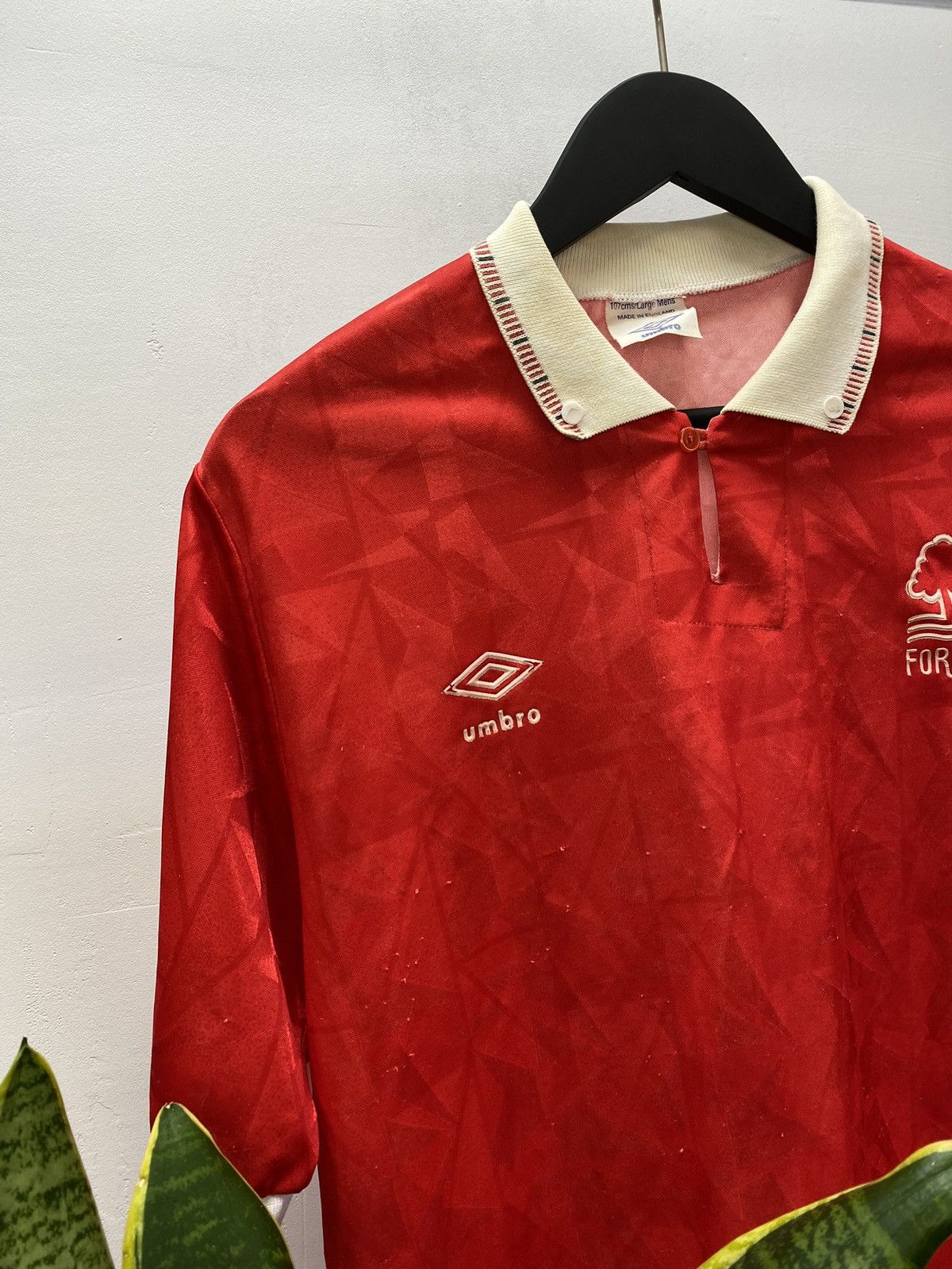 Umbro × Vintage Vintage 90s Notthingham Forest 1990-1992 Home Jersey Size US M / EU 48-50 / 2 - 4 Thumbnail