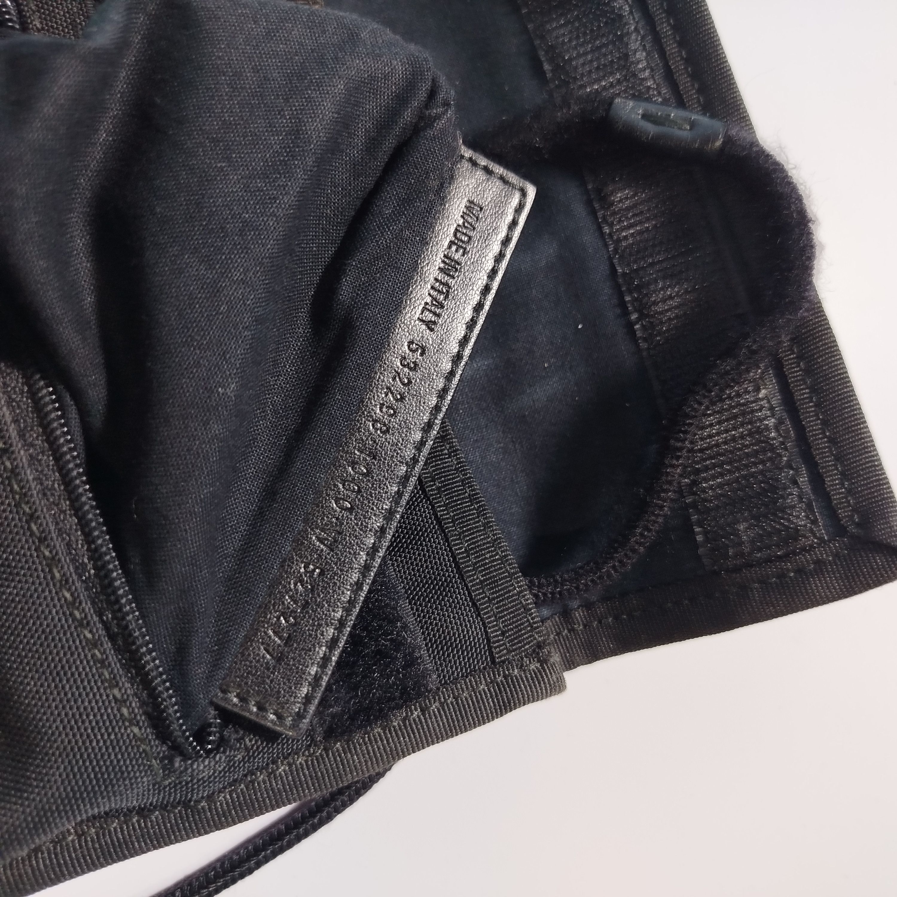 Balenciaga BALENCIAGA Explore Pouch / Sling Bag – Black Size ONE SIZE - 7 Thumbnail