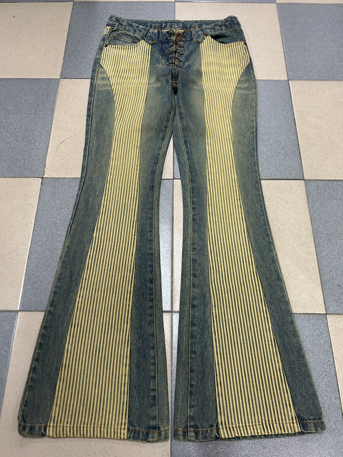 Japanese Brand Vintage Japanese Brand Flared Laces Up Jeans Size US 28 / EU 44 - 2 Thumbnail
