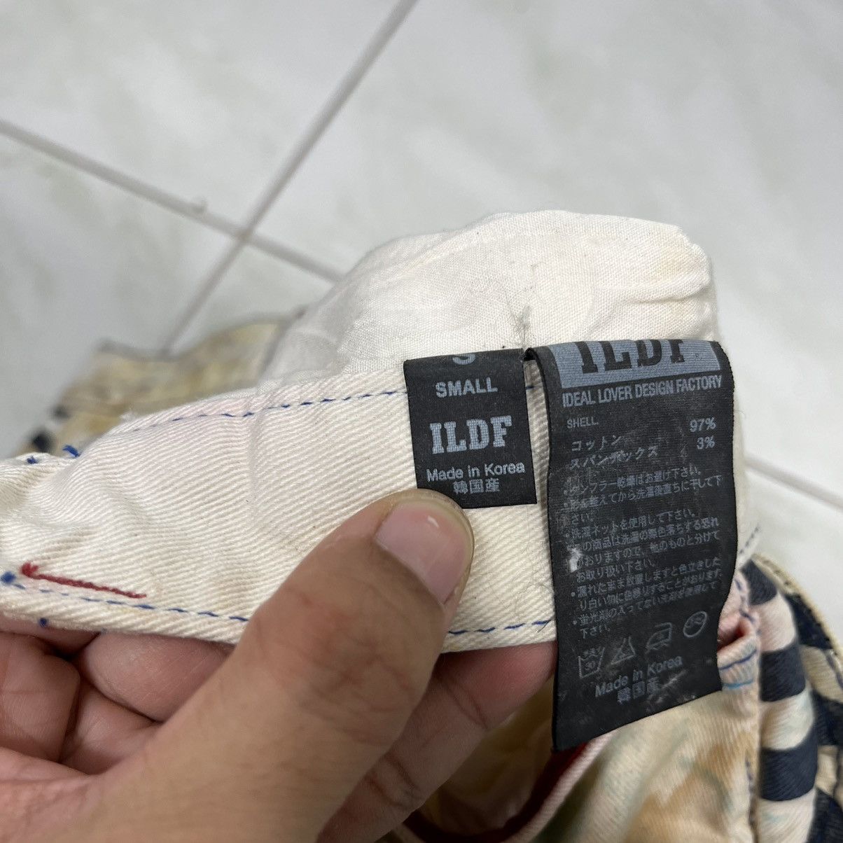 Seditionaries Vintage ILDE Distressed Motive Short Denim Jeans Size 28" / US 6 / IT 42 - 24 Thumbnail