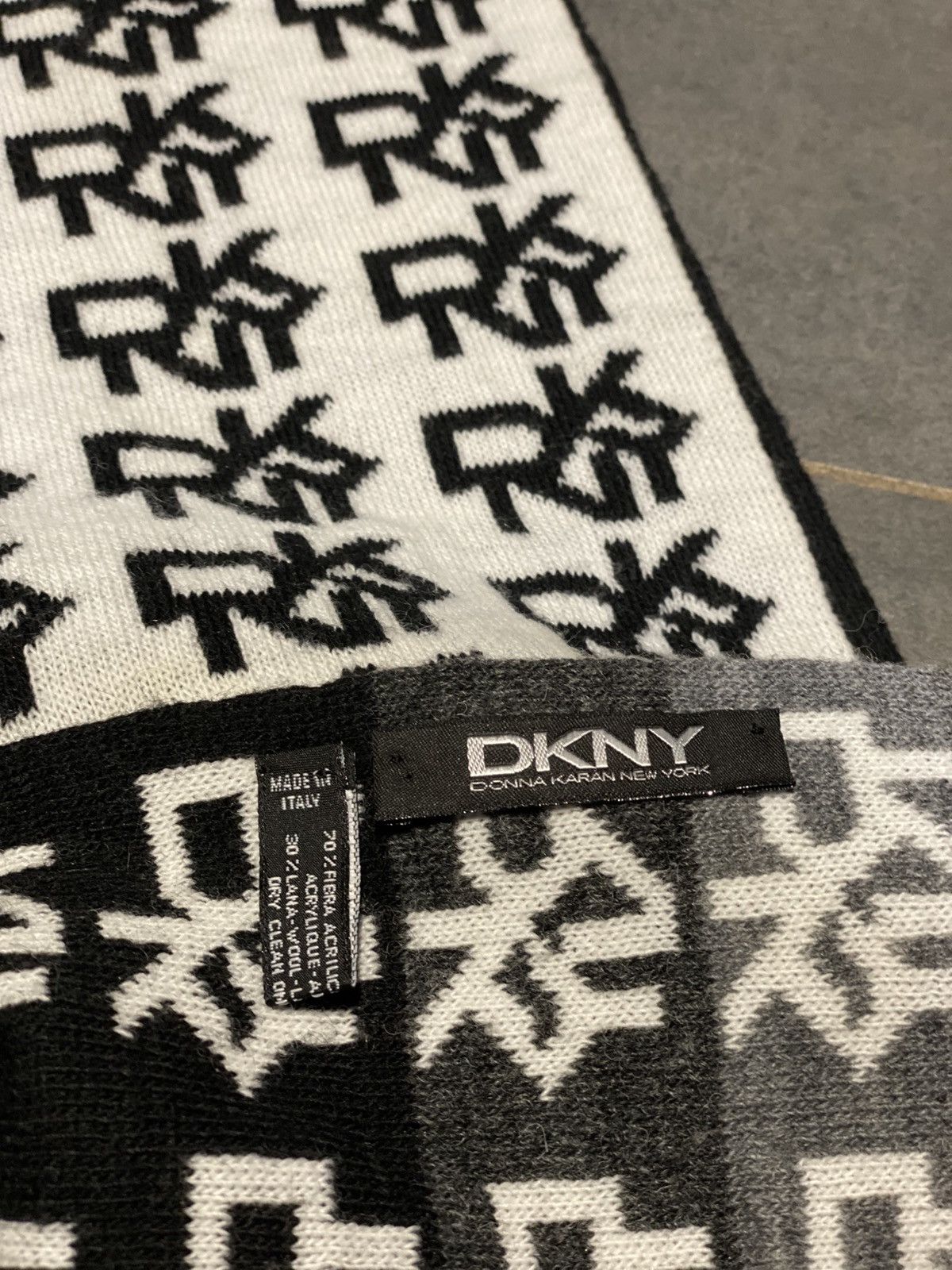 DKNY × Donna Karan Scarf DKNY monogram Donna Karan New York muffler Size ONE SIZE - 2 Thumbnail