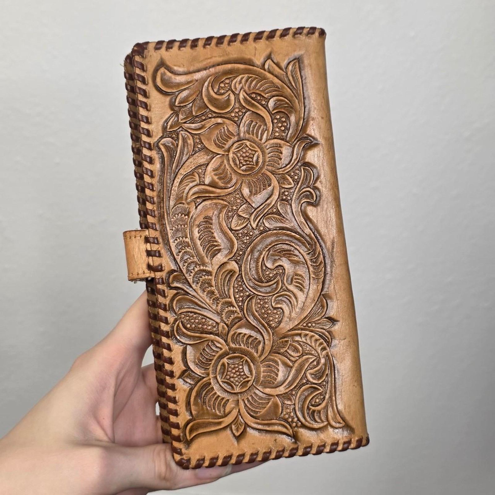 Vintage Vintage Hand Tooled Leather Western Wallet Film & Prop Size ONE SIZE - 4 Thumbnail