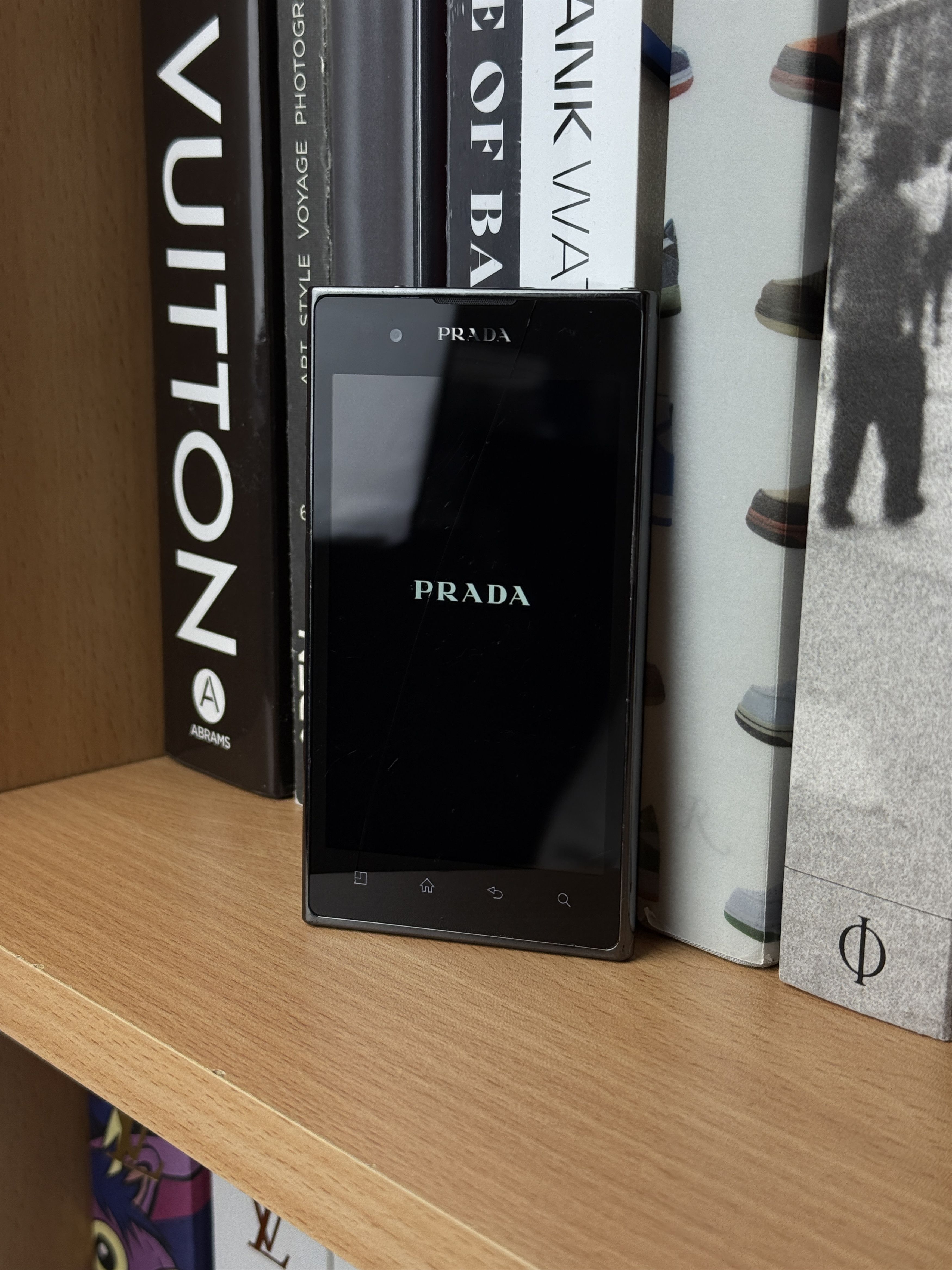Prada Prada trap phone by LG Size ONE SIZE - 2 Thumbnail