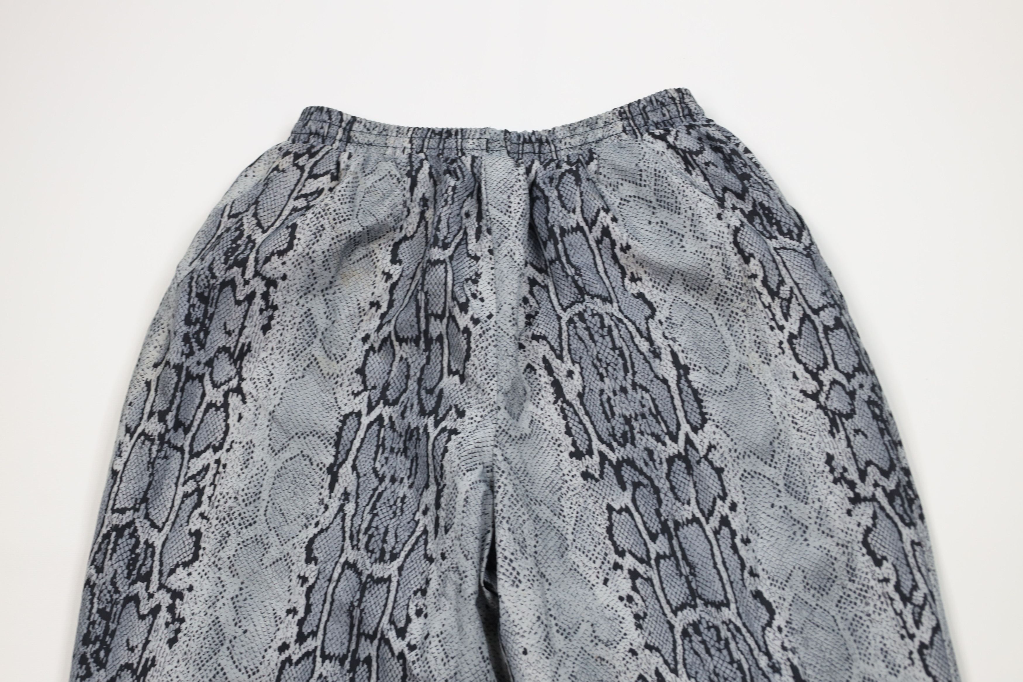 Vintage Vintage 90s Streetwear Snakeskin Windbreaker Pants Polyester Size 26" / US 2 / IT 38 - 13 Thumbnail