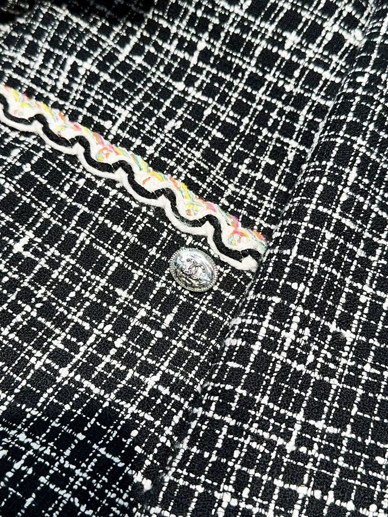 Chanel Chanel 25C dark gray mixed color braided color rolled edge Size S / US 4 / IT 40 - 5 Thumbnail