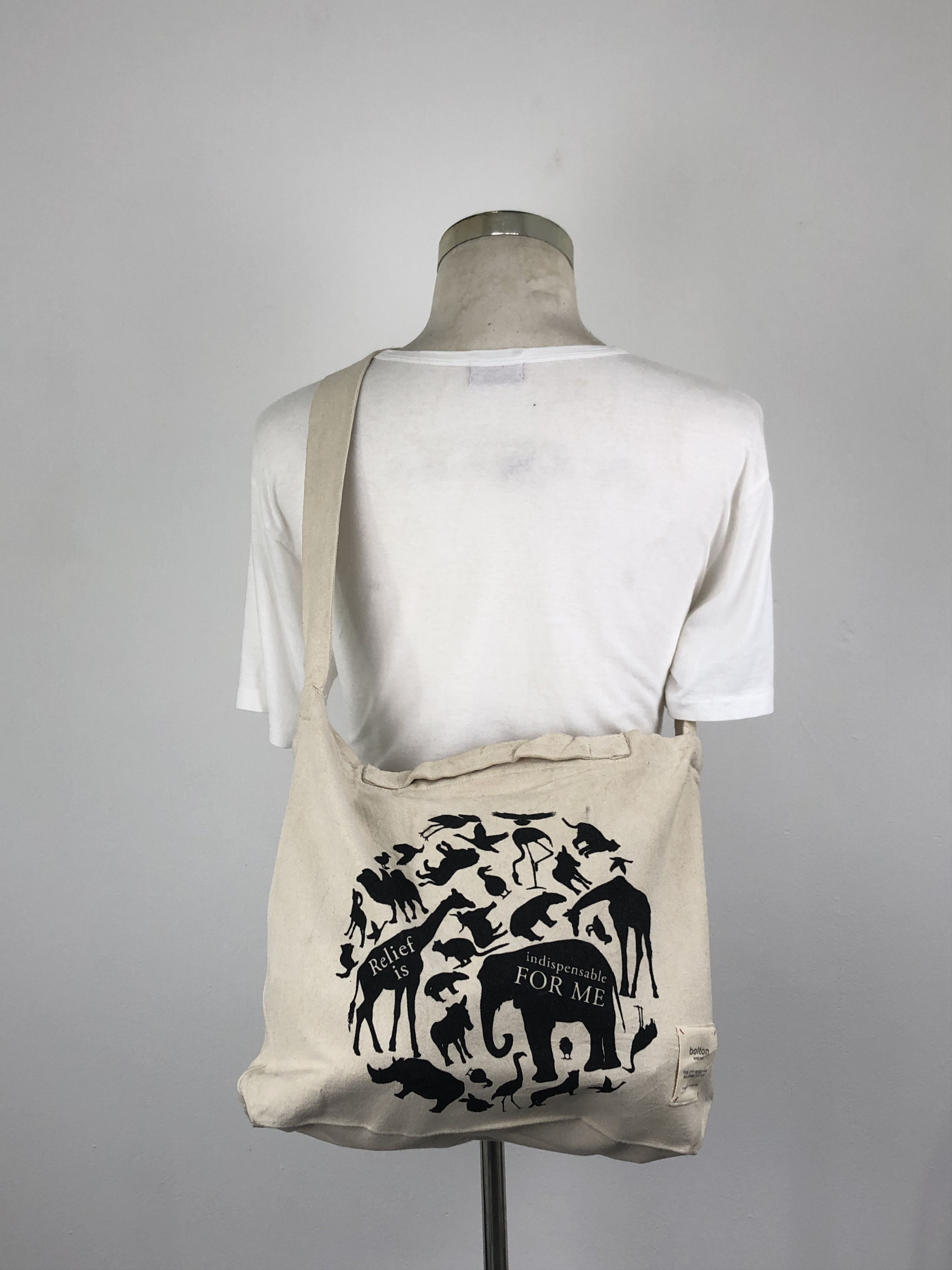Japanese Brand Vintage Japanese Brand Anime Crossbody Bag BG0172 Size ONE SIZE - 1 Thumbnail