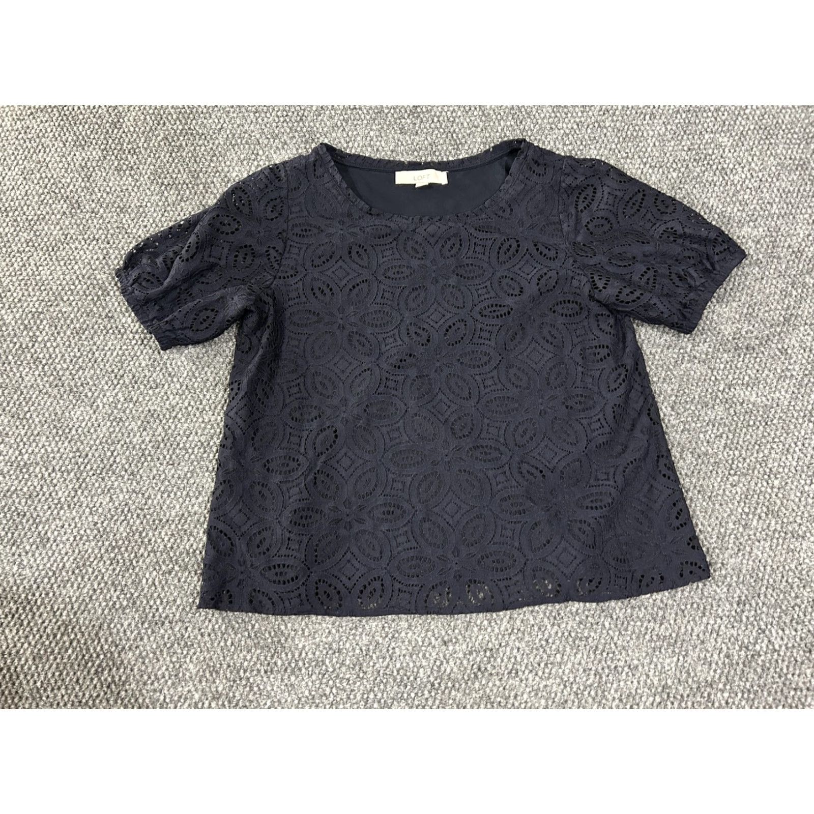 Loft VINTAGE LOFT Shirt Womens Small Navy Blue Eyelet Lace Short Sleeve Lined Top Blouse Size S / US 4 / IT 40 - 2 Thumbnail