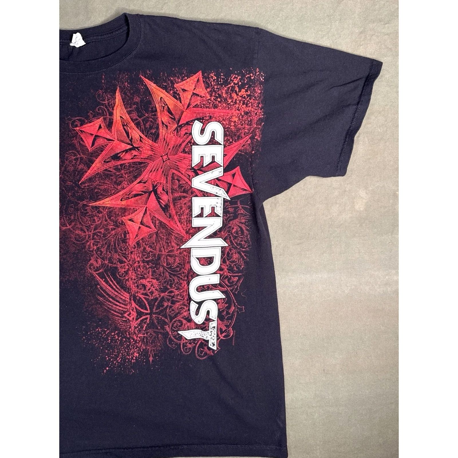 Anvil Sevendust 2011 North America Tour Tee Band Black 2XL Short Sleeve Crew Neck T-Shirt Mens Size US XXL / EU 58 / 5 - 3 Thumbnail