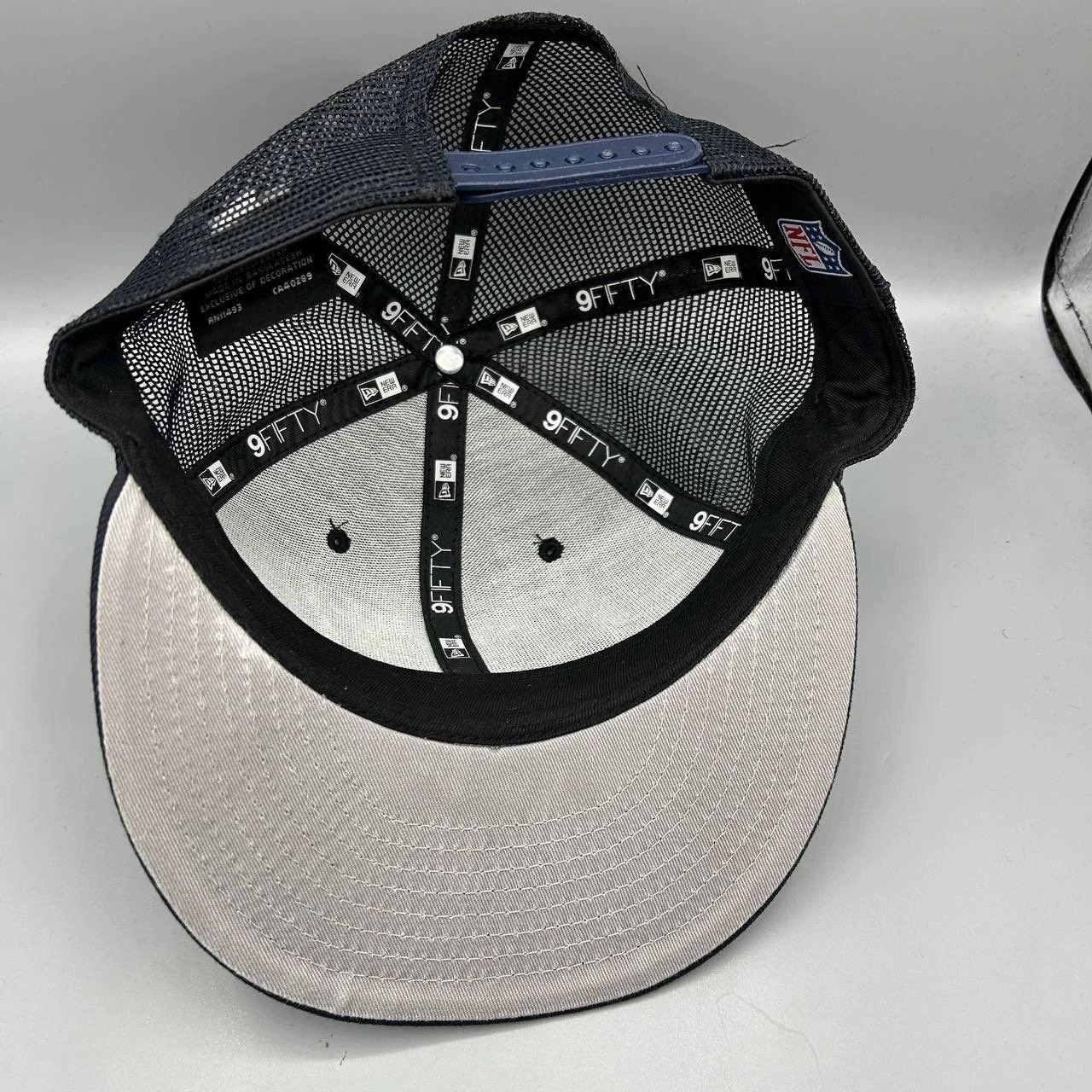New Era Dallas Cowboys Trucker Hat Men Embroidered Snap Back Cap Size ONE SIZE - 2 Thumbnail