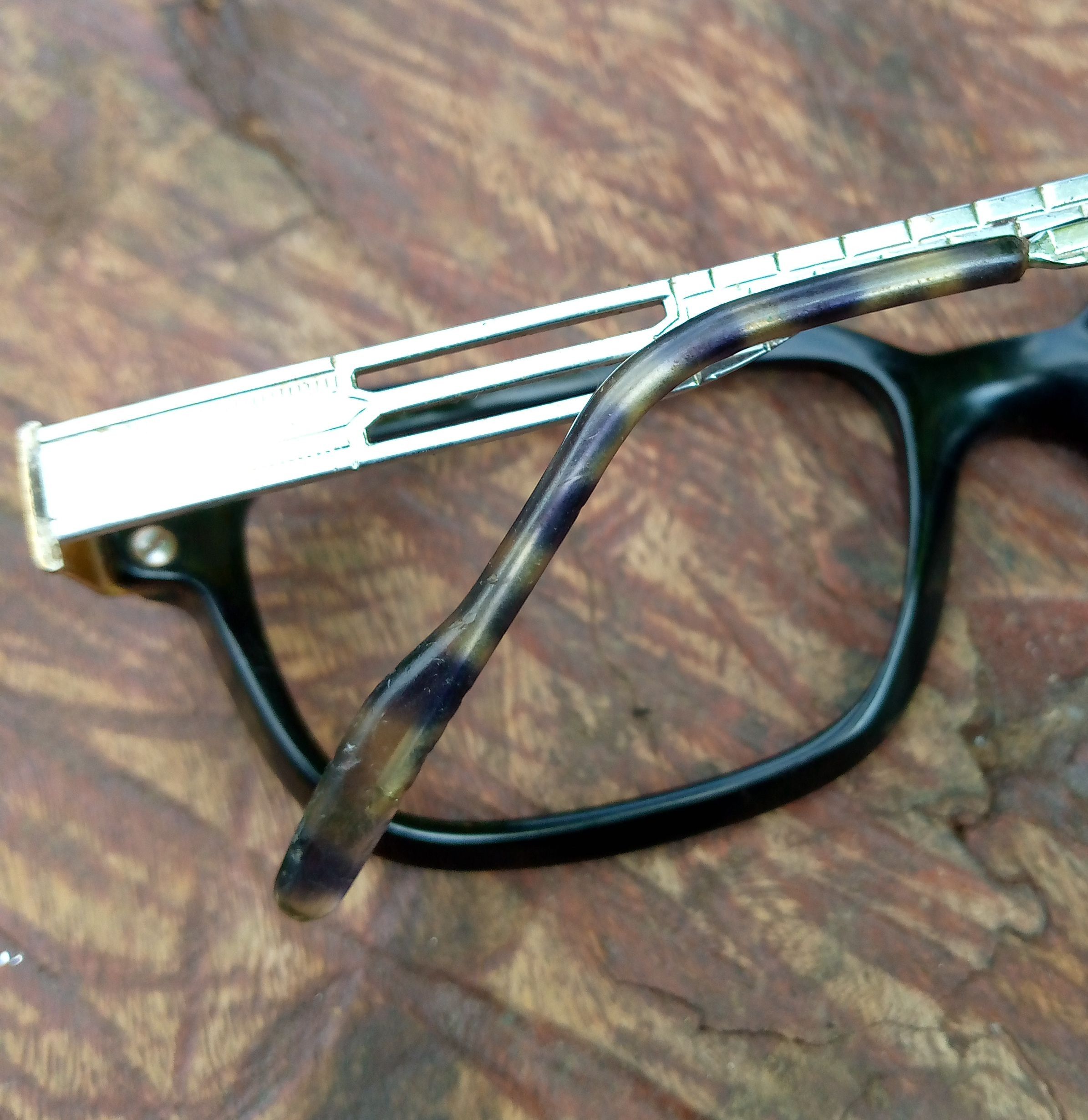 Vtg Swing Frame Sunglasses