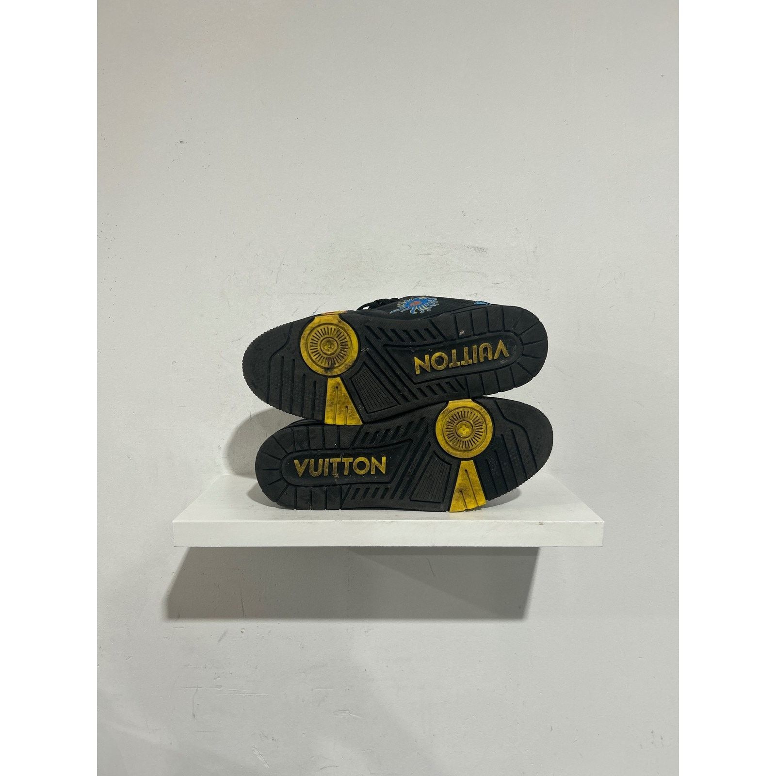Louis Vuitton LOUIS VUITTON YAYOI KUSAMA BLK TRAINER SIZE 8.5 US PREOWNED Size US 8.5 / EU 41-42 - 4 Thumbnail