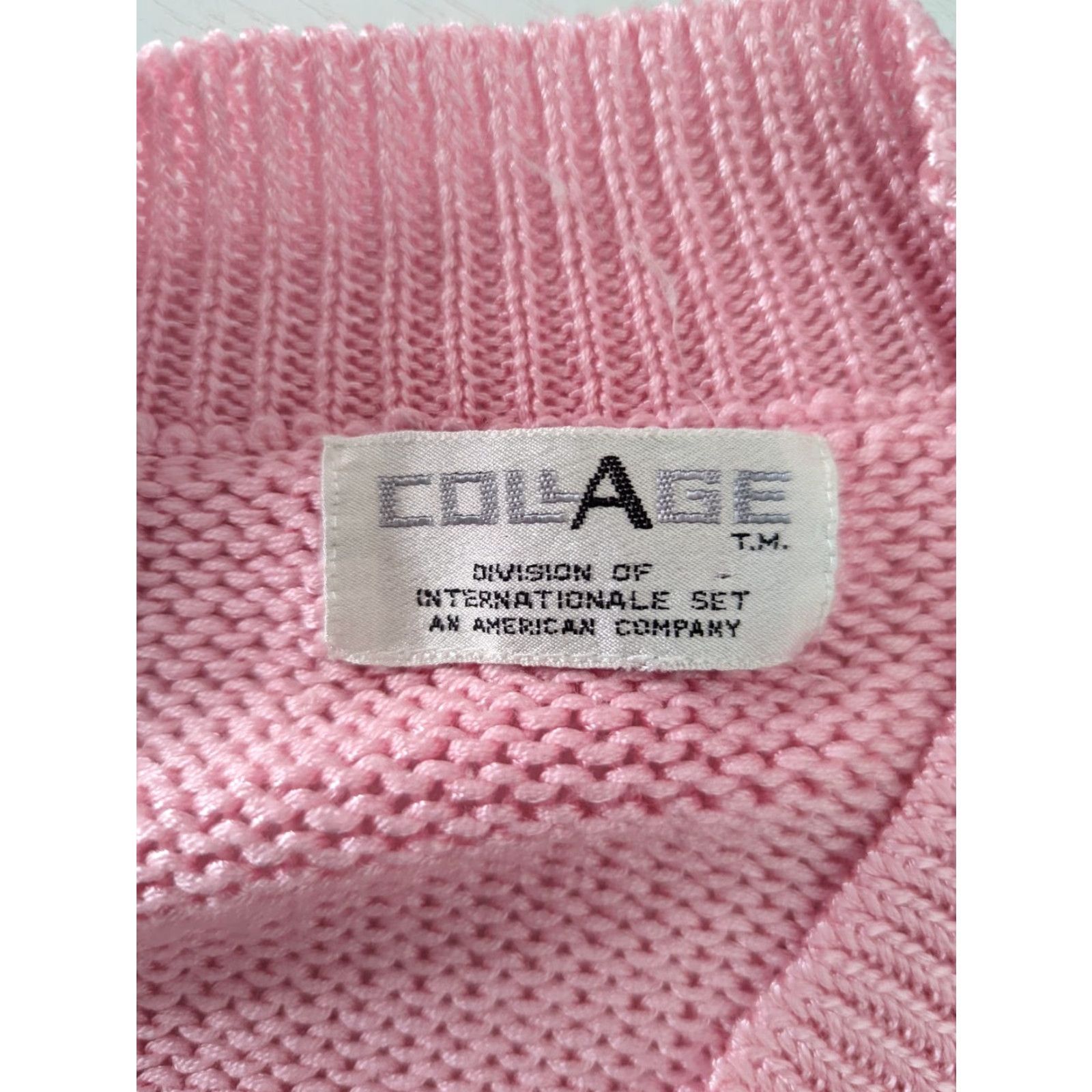 Vintage VINTAGE Pink Knit Sweater Vest V Neck Cap Sleeve Size Large 14/16 S10 Regular Women Fall Winter USA 80s Fashion Vest Mens Womens Girls Boys Size L / US 10 / IT 46 - 4 Thumbnail