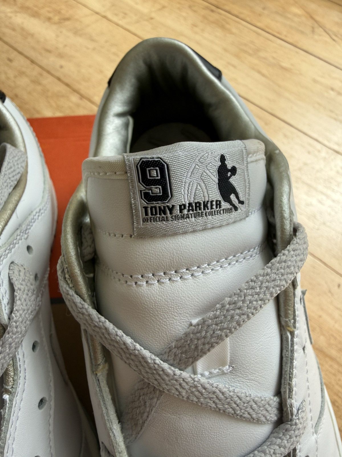 Nike Nike Dunk 2004 Tony Parker Player Exclusive Size US 8.5 / EU 41-42 - 9 Thumbnail