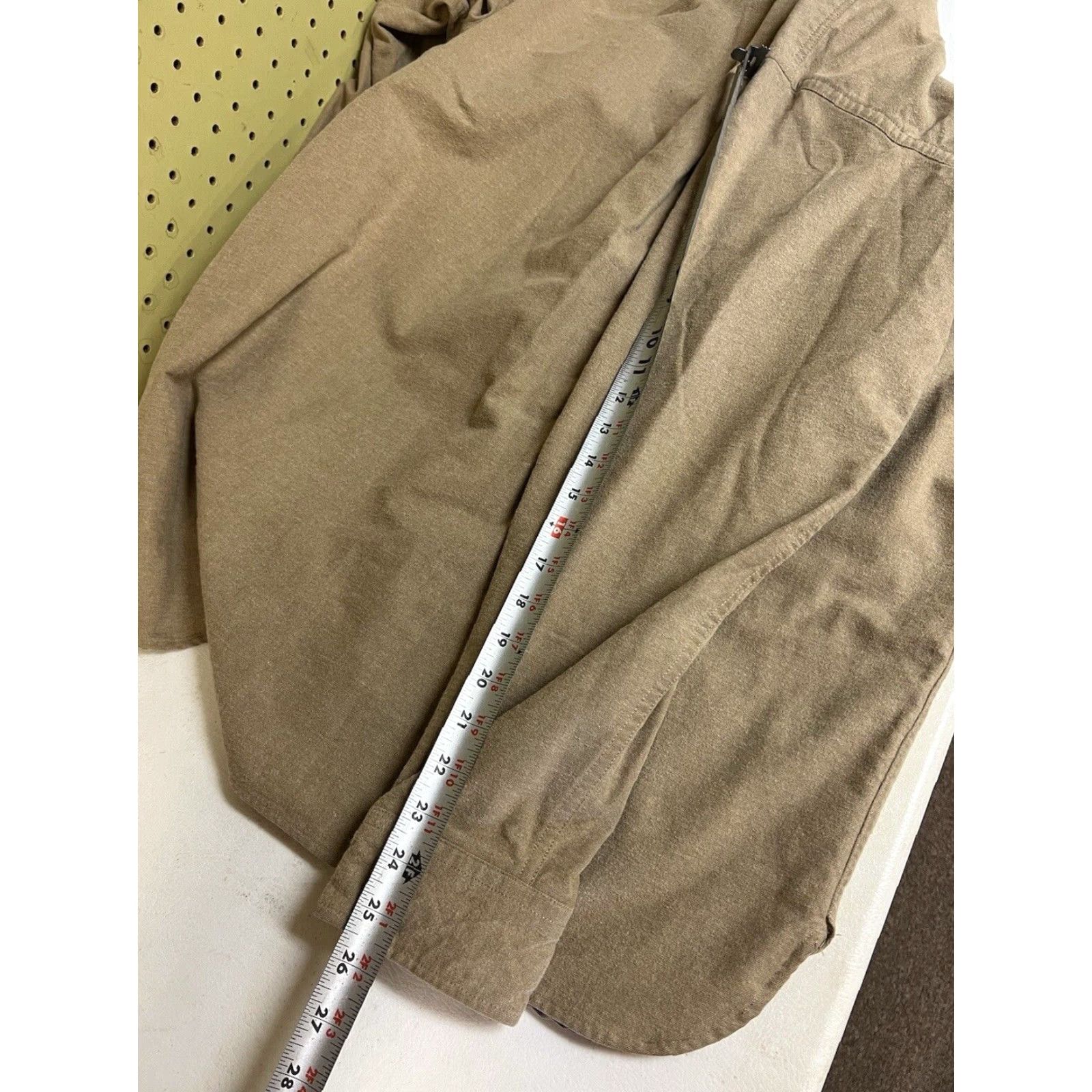 Vintage VINTAGE LL Bean Shirt Men LT Tall Beige Button-Up Canvas Hiking Pockets Outdoor Flannel Button-Up Collared Long Sleeve Casual Mens Size US L / EU 52-54 / 3 - 5 Thumbnail