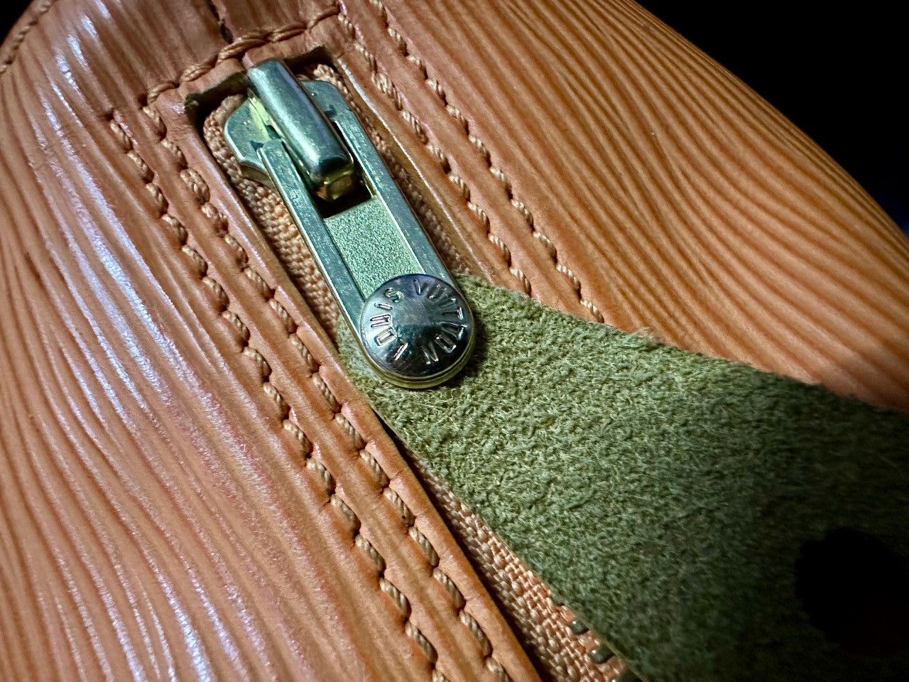 Louis Vuitton Authentic Louis Vuitton Epi Leather Speedy 25 Handbag Size ONE SIZE - 15 Thumbnail