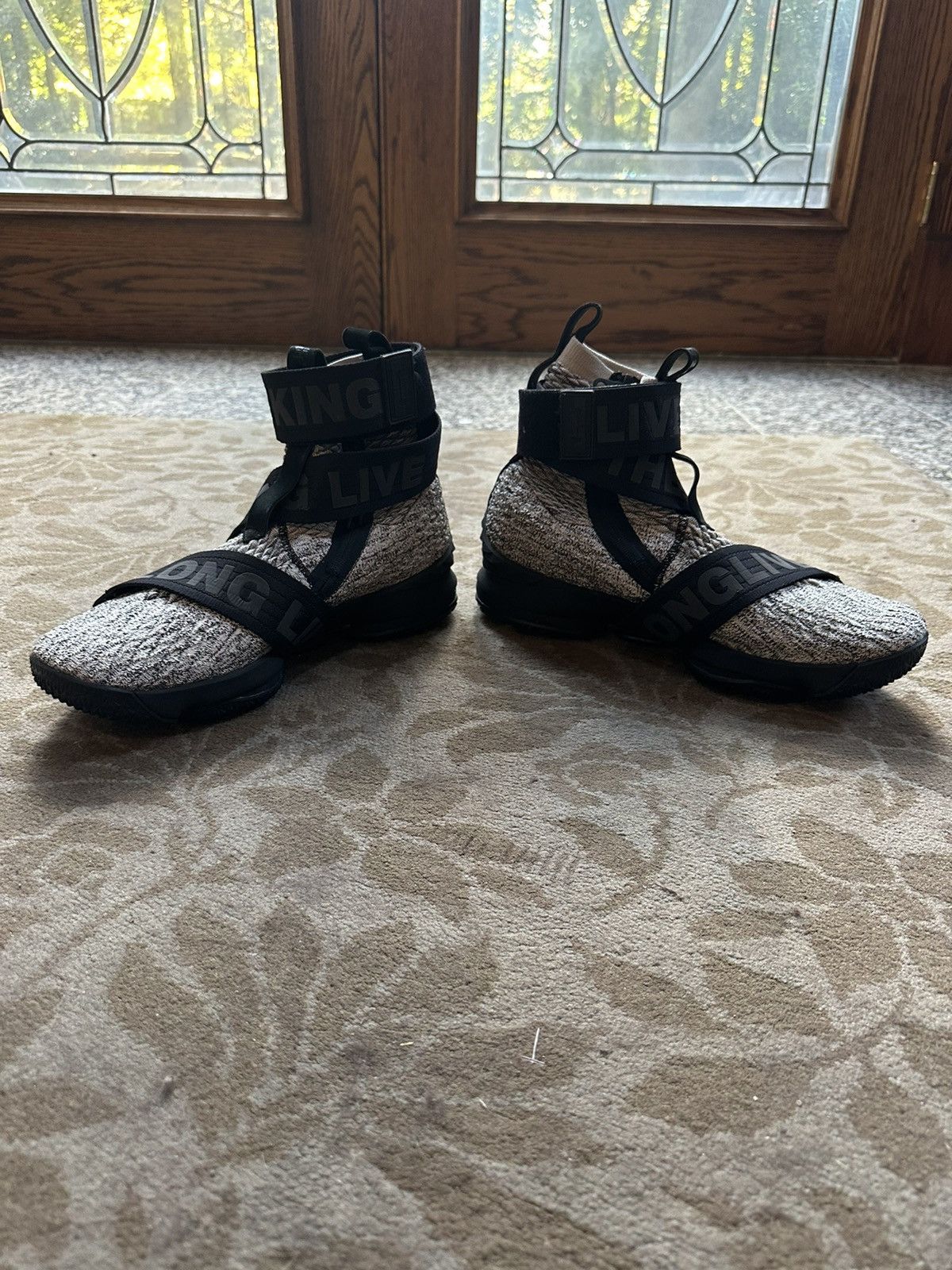 Kith × Nike Kith x LeBron Lifestyle 15 'Concrete' Size US 12 / EU 45 - 2 Thumbnail