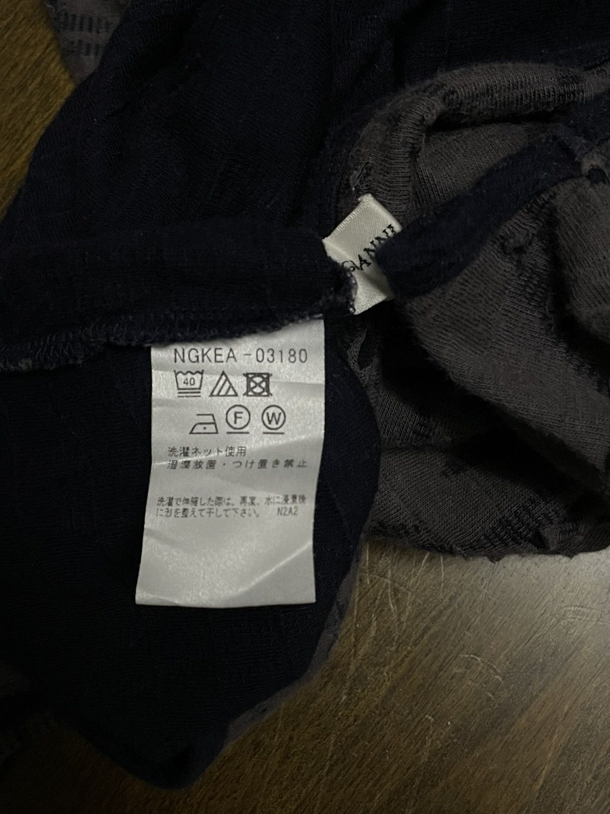 Japanese Brand Vintage 1990s Japan Gianni Lo Guidice Tribal Distressed Tee Size US M / EU 48-50 / 2 - 11 Thumbnail