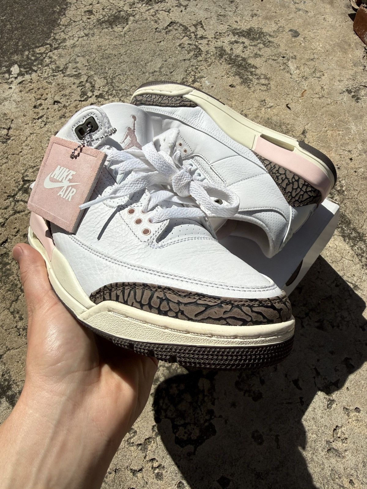 Jordan Brand WMNS AIR JORDAN 3 “Neapolitan” Size US 9 / IT 39 - 2 Thumbnail