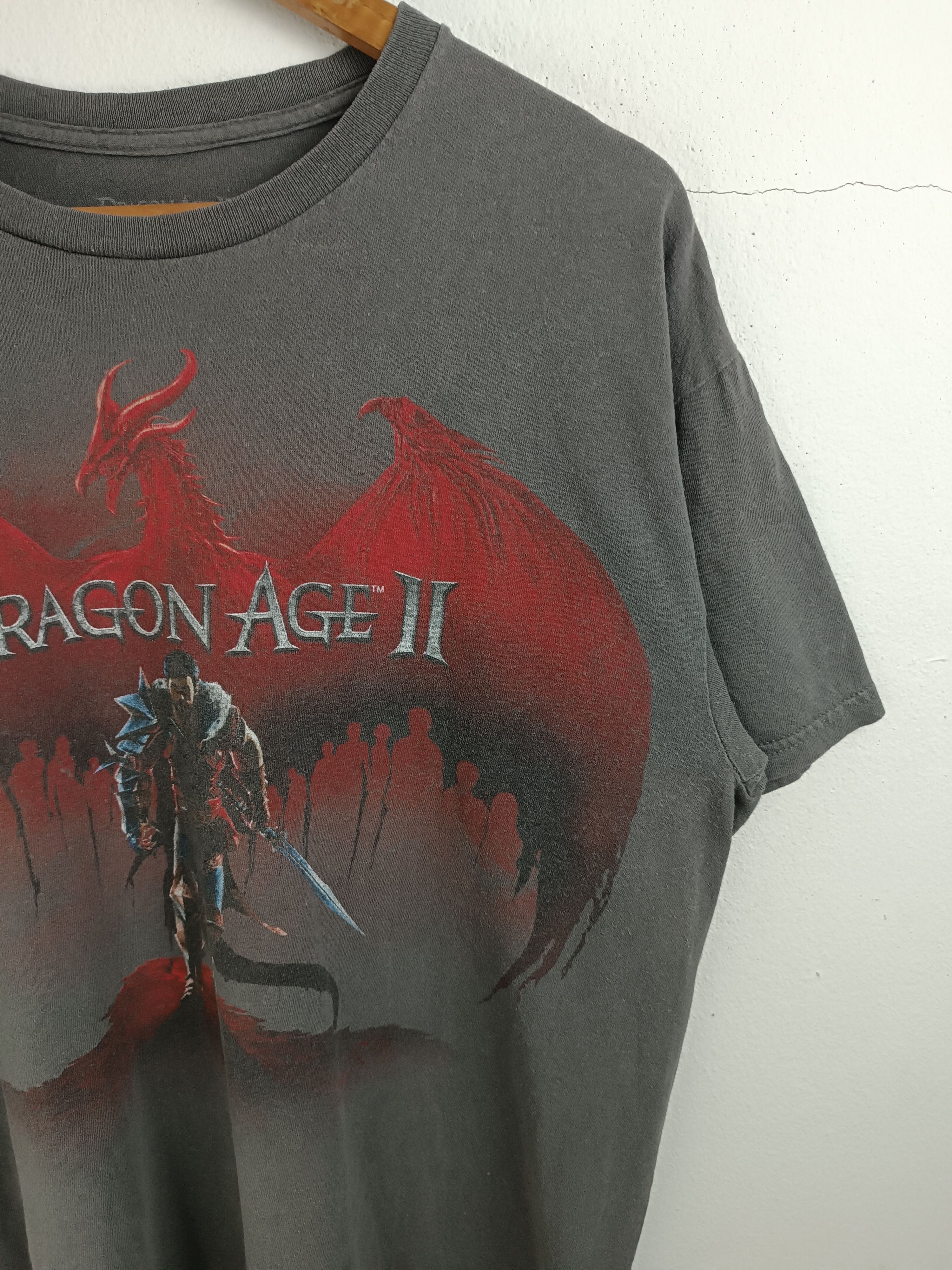Playstation VINTAGE 2011 DRAGON AGE 2 RPG GAME TEE CRYSIS MASS EFFECT Size US L / EU 52-54 / 3 - 6 Thumbnail