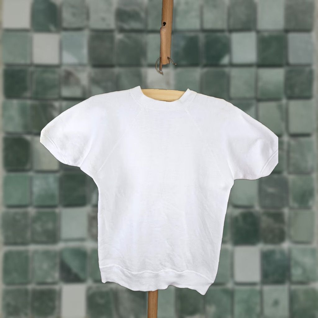 Vintage VINTAGE Unbranded White Cotton Short Sleeve Sweatshirt SZ Meduim M Mens Sweatshirt Short Sleeve White Cotton Pullover All Seasons Logo Reflective Size US M / EU 48-50 / 2 - 1 Thumbnail