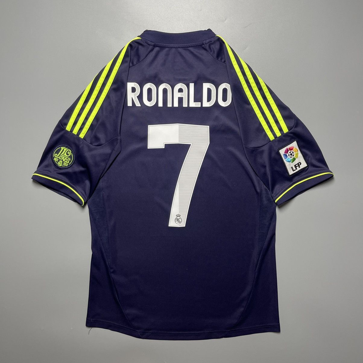 Adidas REAL MADRID 2012/2013 FOOTBALL AWAY JERSEY #7 RONALDO Size US S / EU 44-46 / 1 - 1 Thumbnail