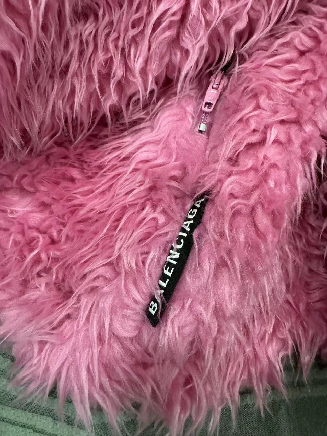 Balenciaga Balenciaga Pink Teddy Bear Fur New Size XXS / US 00 / IT 34 - 2 Thumbnail