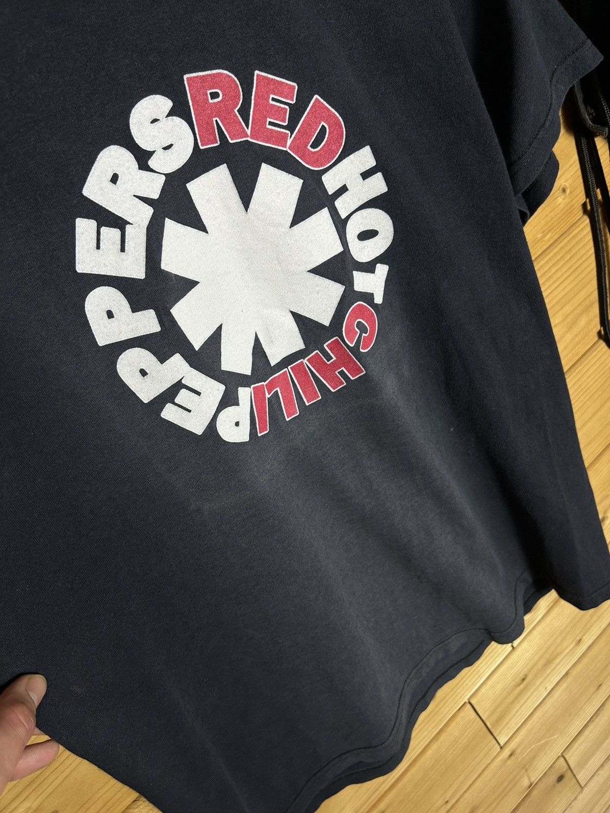 Vintage Vintage 00s Red Hot Chili Peppers faded t shirt Size US M / EU 48-50 / 2 - 3 Thumbnail