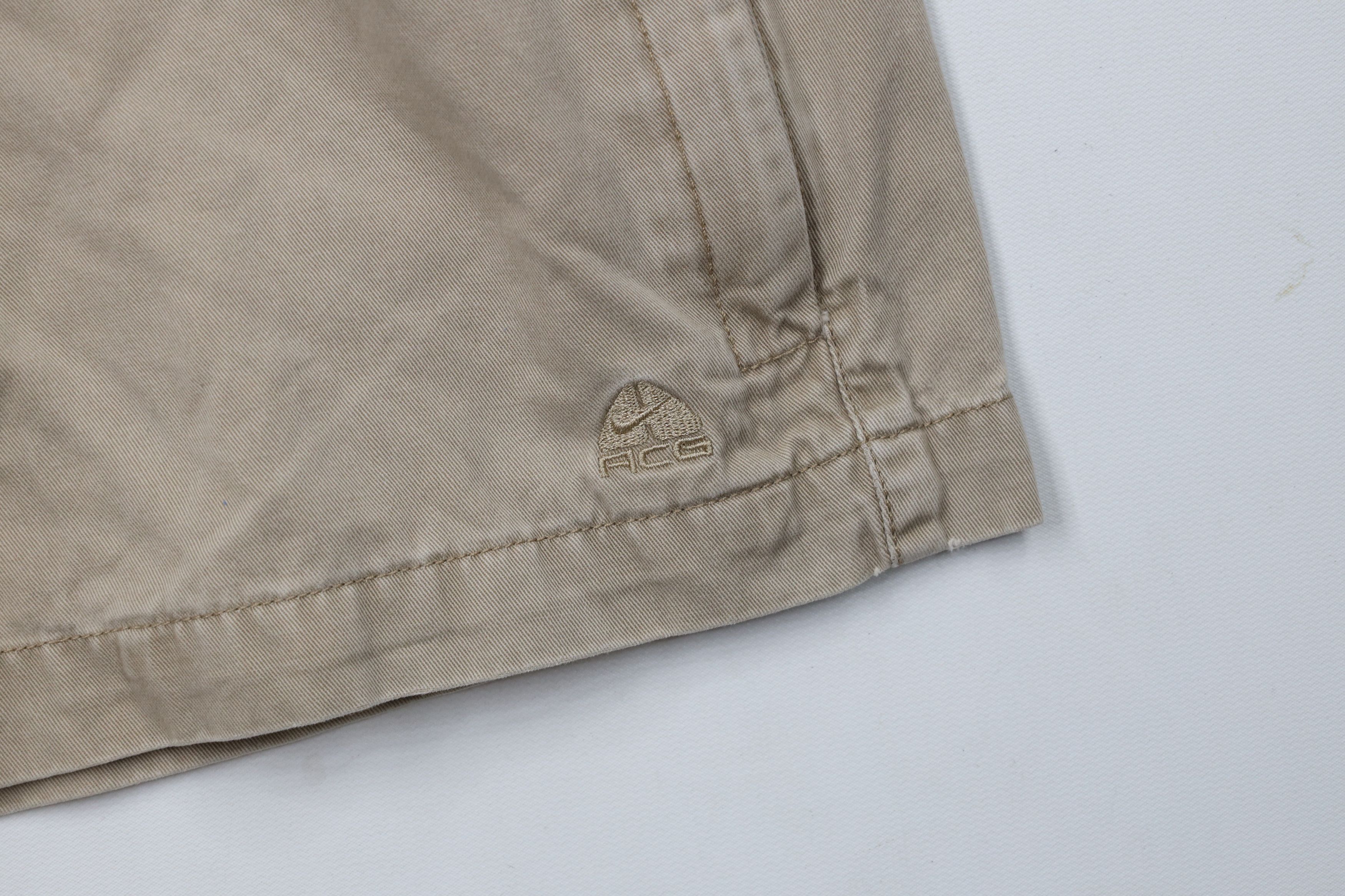 Nike × Vintage Vintage Nike ACG Travis Scott Mini Swoosh Trekking Shorts Size US 32 / EU 48 - 5 Thumbnail